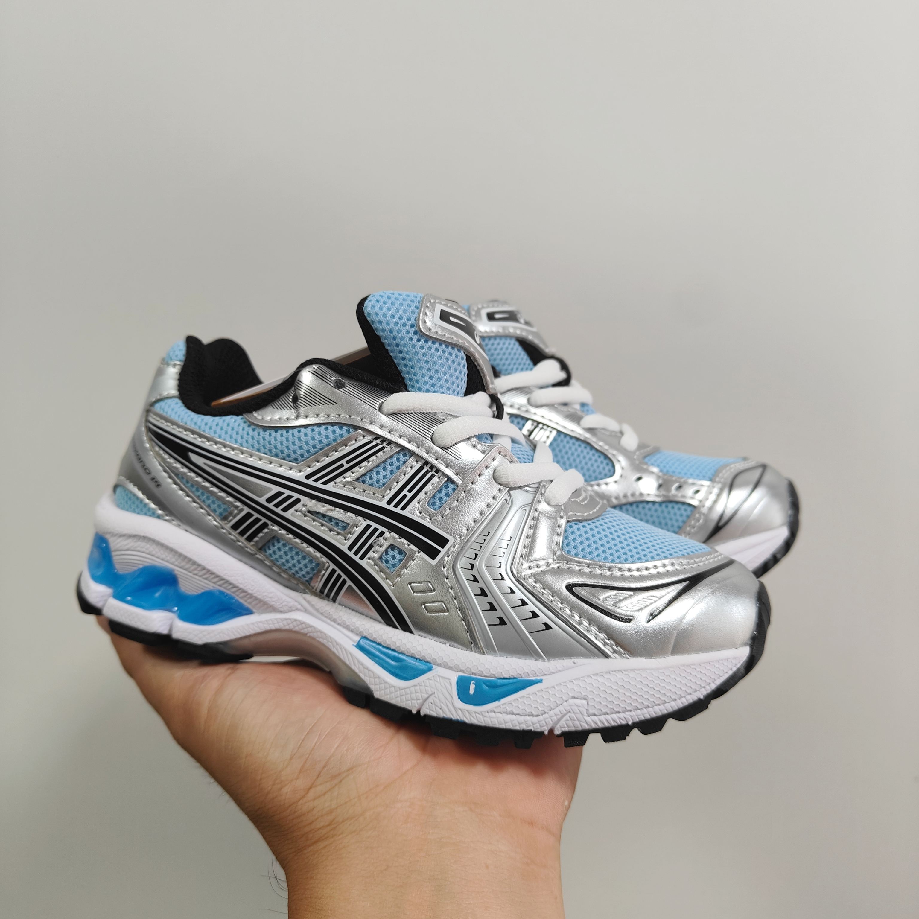 图片[2]-新款出货 亚瑟士K14鞋带款童鞋26-37 缓震跑步鞋GEL胶柔韧舒适缓冲，橡胶轻便组合防滑大底，松紧带设计，海玻璃鞋垫超舒适☁️潮范儿十足🆒-选品中心