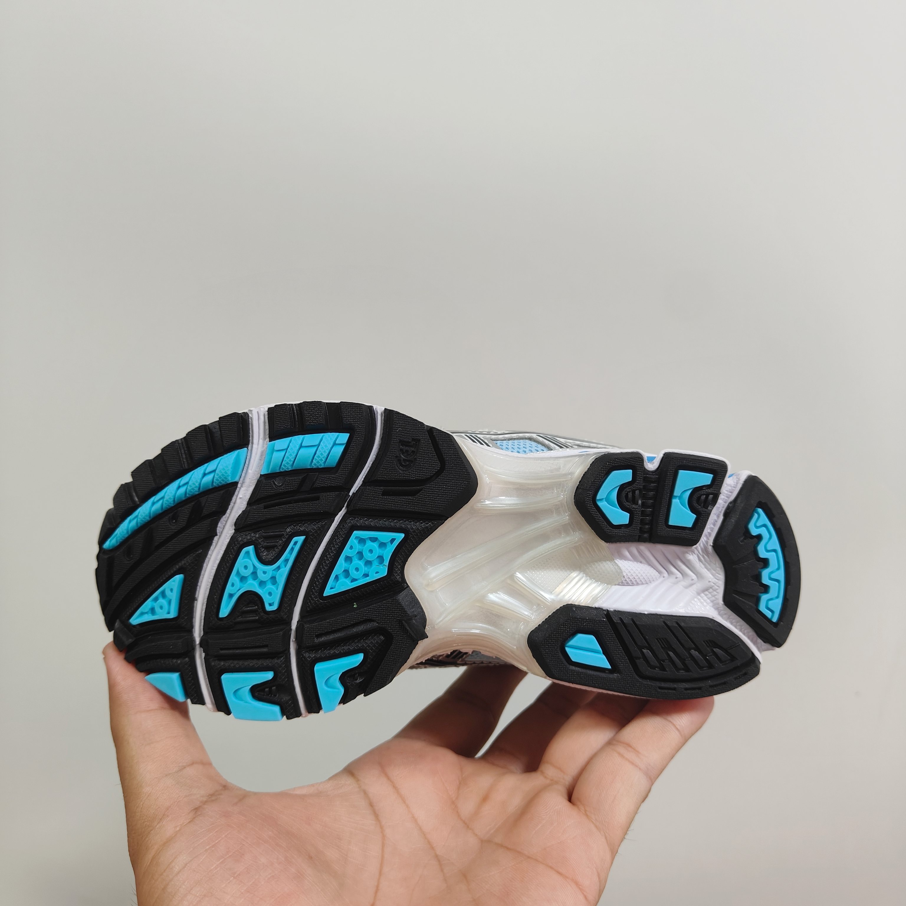 图片[6]-新款出货 亚瑟士K14鞋带款童鞋26-37 缓震跑步鞋GEL胶柔韧舒适缓冲，橡胶轻便组合防滑大底，松紧带设计，海玻璃鞋垫超舒适☁️潮范儿十足🆒-选品中心