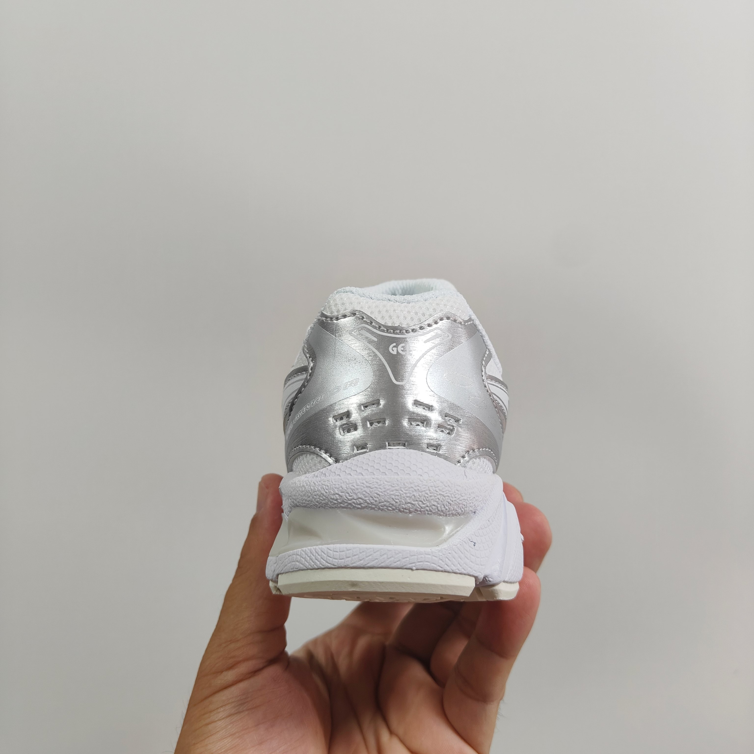 图片[5]-新款出货 亚瑟士K14鞋带款童鞋26-37 缓震跑步鞋GEL胶柔韧舒适缓冲，橡胶轻便组合防滑大底，松紧带设计，海玻璃鞋垫超舒适☁️潮范儿十足🆒-选品中心