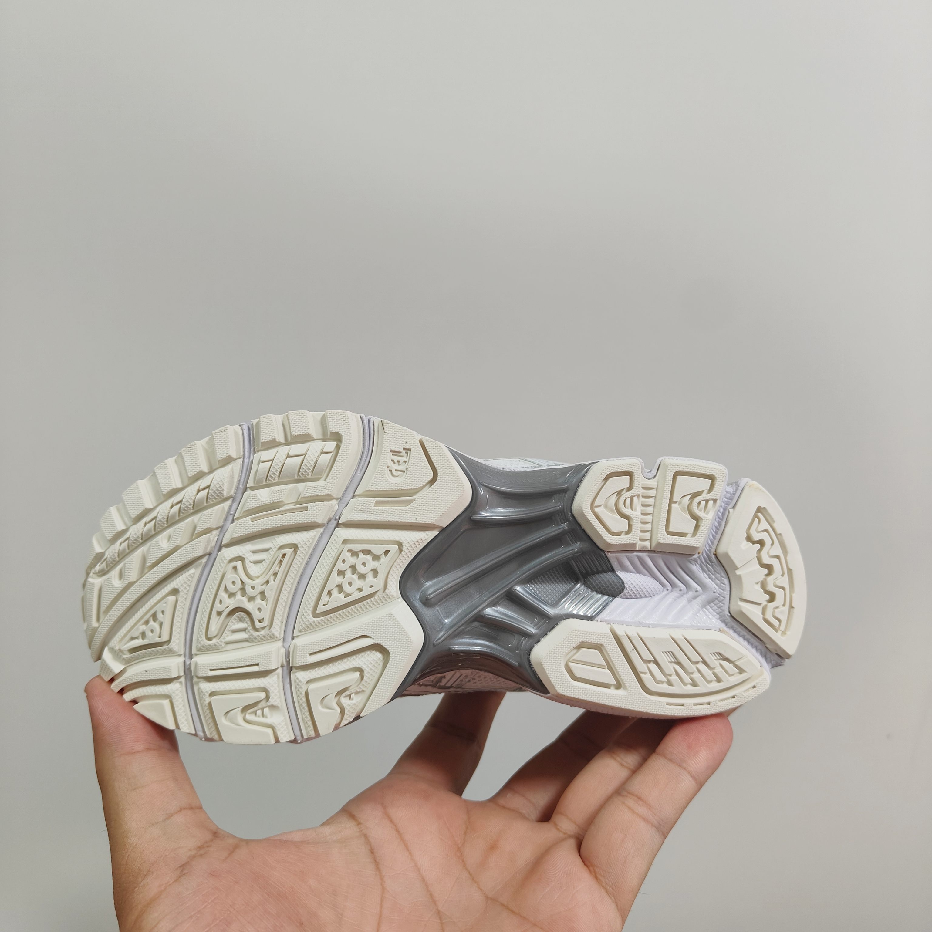 图片[6]-新款出货 亚瑟士K14鞋带款童鞋26-37 缓震跑步鞋GEL胶柔韧舒适缓冲，橡胶轻便组合防滑大底，松紧带设计，海玻璃鞋垫超舒适☁️潮范儿十足🆒-选品中心