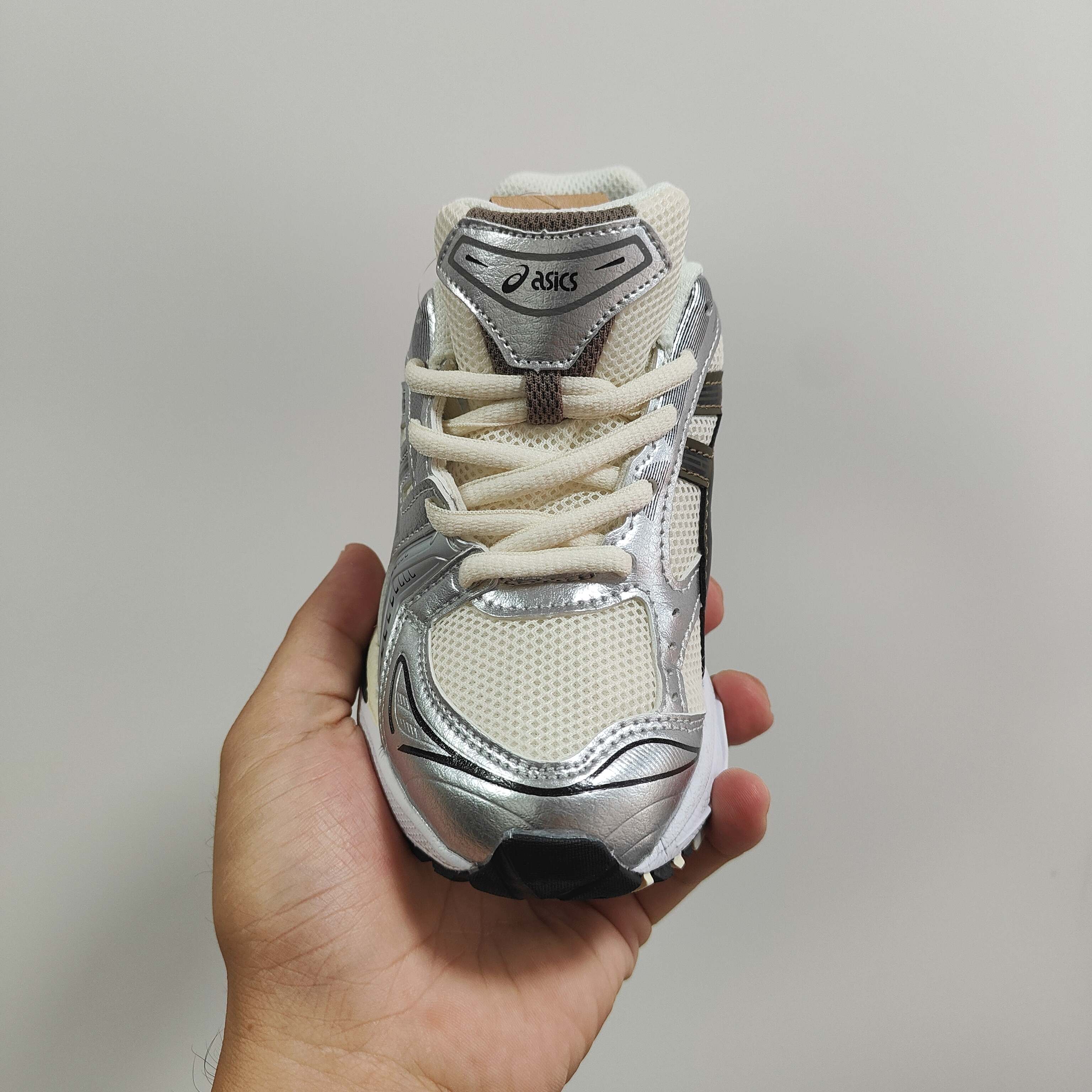 图片[4]-新款出货 亚瑟士K14鞋带款童鞋26-37 缓震跑步鞋GEL胶柔韧舒适缓冲，橡胶轻便组合防滑大底，松紧带设计，海玻璃鞋垫超舒适☁️潮范儿十足🆒-选品中心