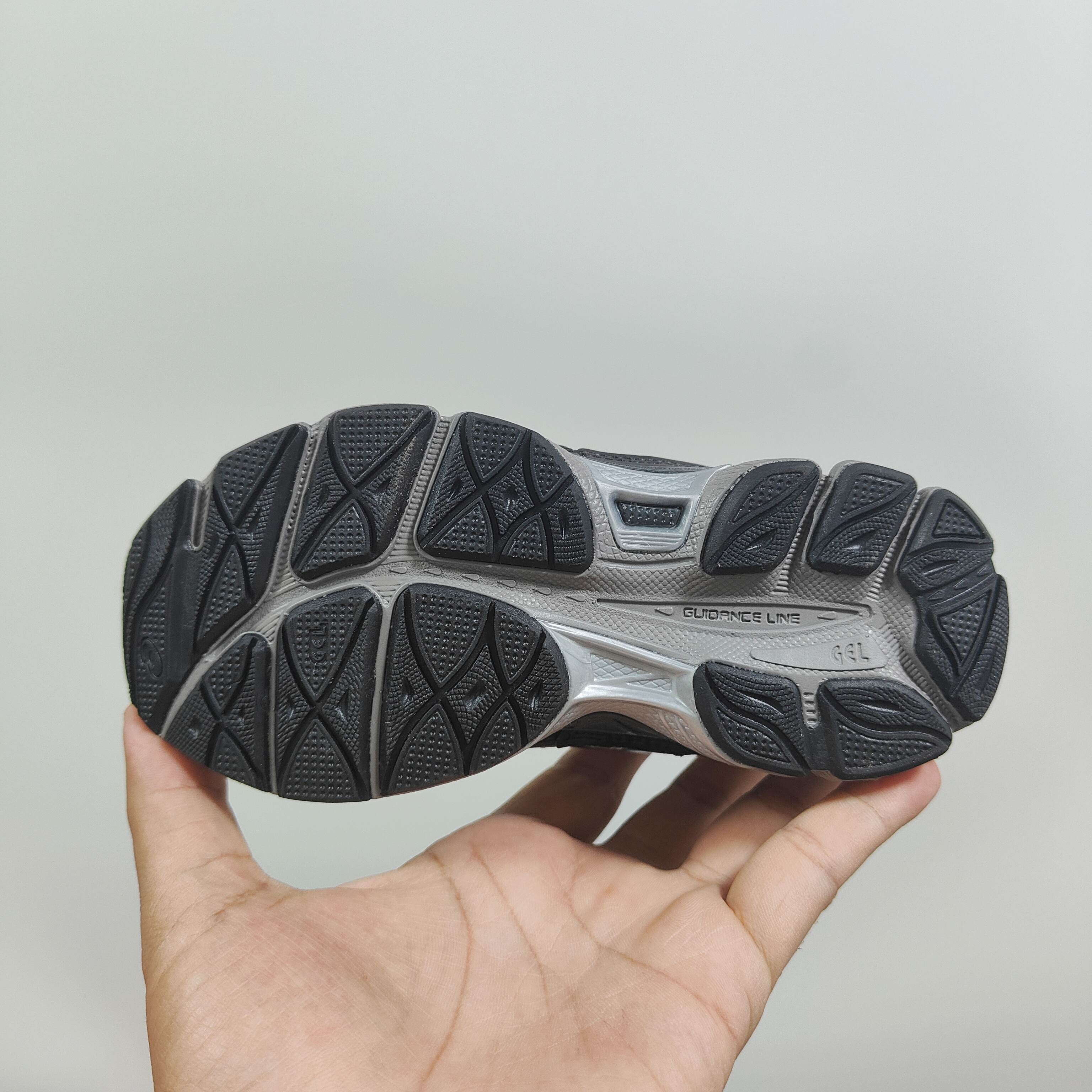 图片[6]-新款出货放 A家亚瑟nyc童鞋25秋冬缓震跑步鞋GEL胶柔韧舒适缓冲 尺码：儿童26-37码 兔子带松紧带 官方新品 买一单省几百块，就是现在 真的期待了好久，终于来咯👏🏻 囤起来开春必备❤️橡胶轻便组合防滑大底 松紧带设计，海玻璃鞋垫超舒适☁️ 经典老爹款式，潮范儿十足🆒 超爱的新品🆕自留推荐-选品中心