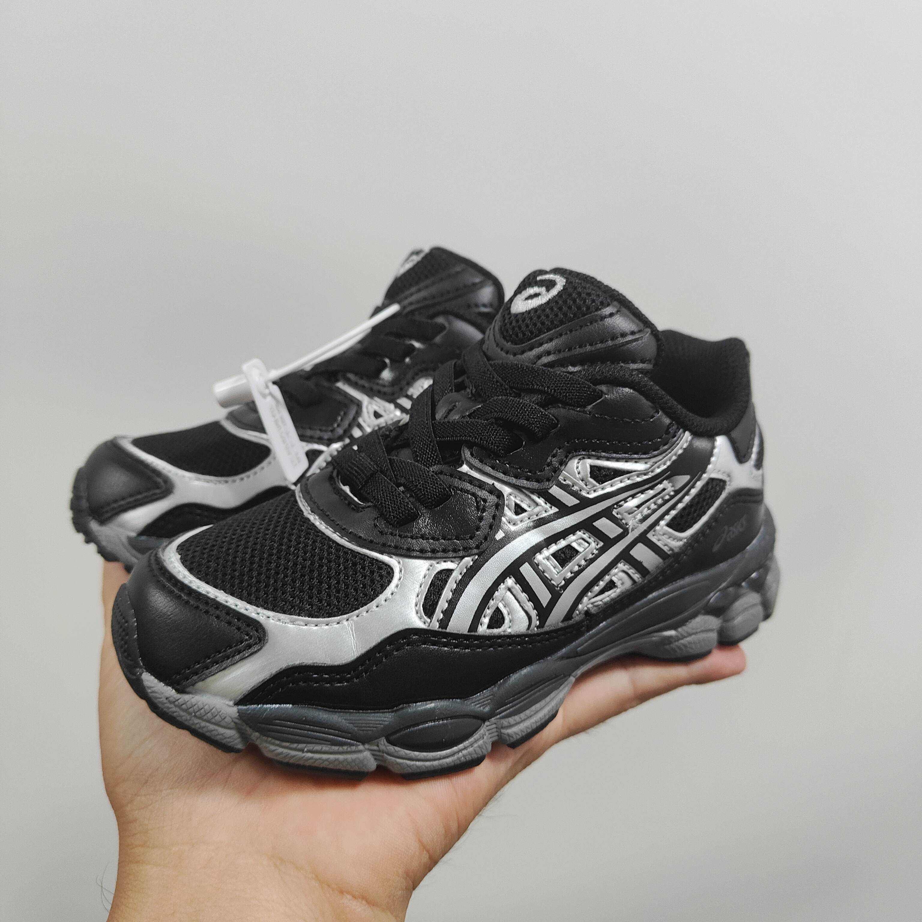 图片[8]-新款出货放 A家亚瑟nyc童鞋25秋冬缓震跑步鞋GEL胶柔韧舒适缓冲 尺码：儿童26-37码 兔子带松紧带 官方新品 买一单省几百块，就是现在 真的期待了好久，终于来咯👏🏻 囤起来开春必备❤️橡胶轻便组合防滑大底 松紧带设计，海玻璃鞋垫超舒适☁️ 经典老爹款式，潮范儿十足🆒 超爱的新品🆕自留推荐-选品中心