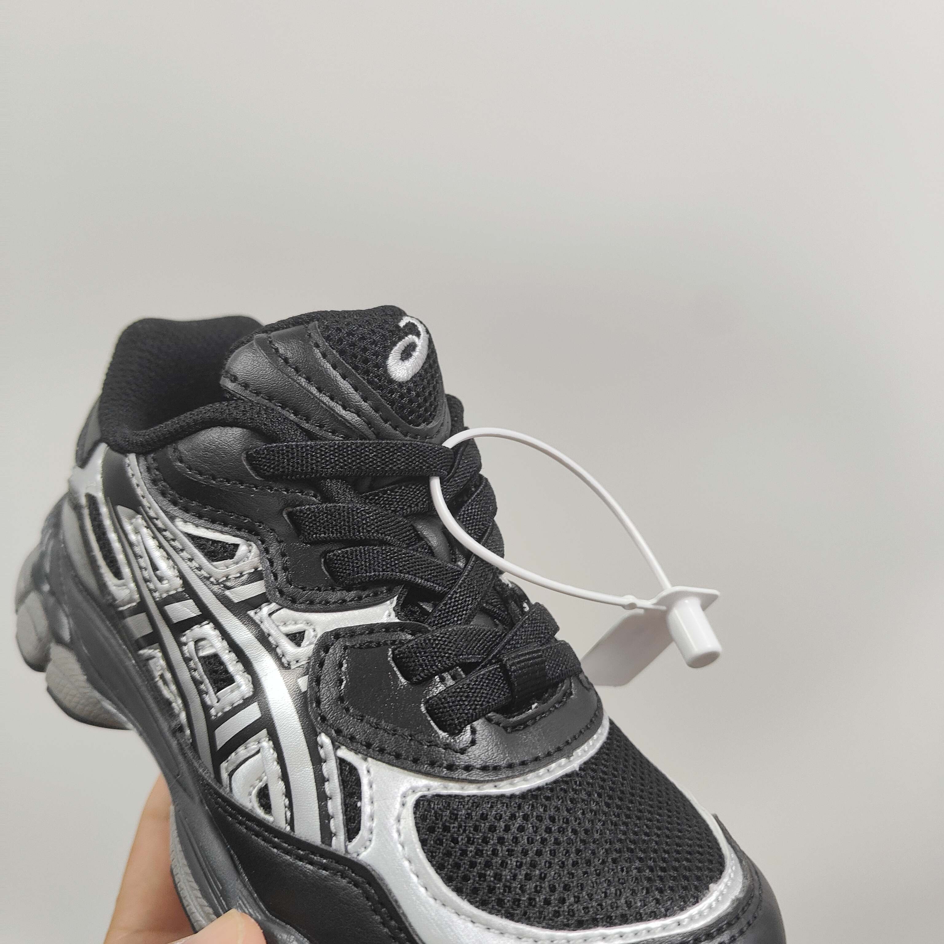 图片[7]-新款出货放 A家亚瑟nyc童鞋25秋冬缓震跑步鞋GEL胶柔韧舒适缓冲 尺码：儿童26-37码 兔子带松紧带 官方新品 买一单省几百块，就是现在 真的期待了好久，终于来咯👏🏻 囤起来开春必备❤️橡胶轻便组合防滑大底 松紧带设计，海玻璃鞋垫超舒适☁️ 经典老爹款式，潮范儿十足🆒 超爱的新品🆕自留推荐-选品中心