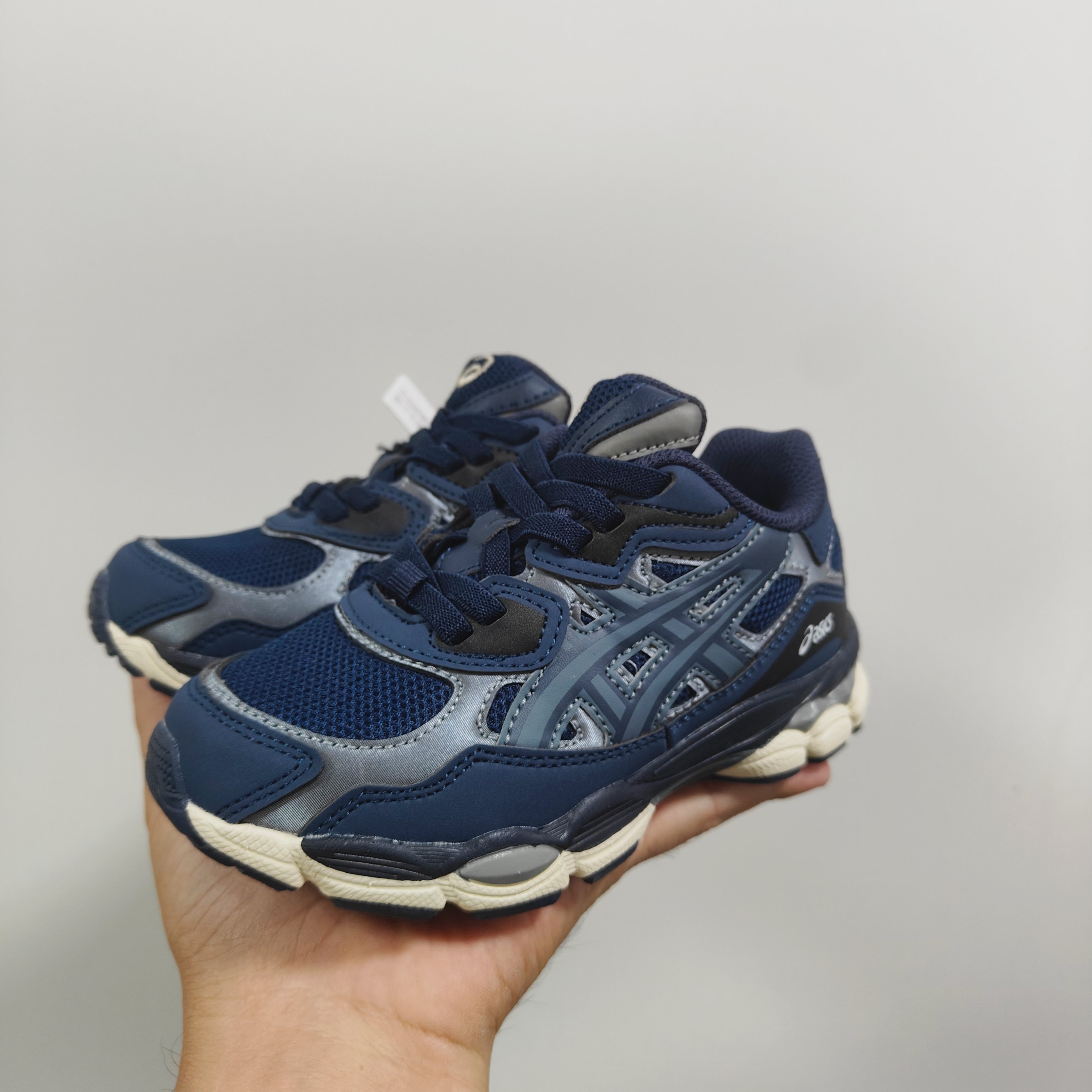 图片[8]-新款出货放 A家亚瑟nyc童鞋25秋冬缓震跑步鞋GEL胶柔韧舒适缓冲 尺码：儿童26-37码 兔子带松紧带 官方新品 买一单省几百块，就是现在 真的期待了好久，终于来咯👏🏻 囤起来开春必备❤️橡胶轻便组合防滑大底 松紧带设计，海玻璃鞋垫超舒适☁️ 经典老爹款式，潮范儿十足🆒 超爱的新品🆕自留推荐-选品中心