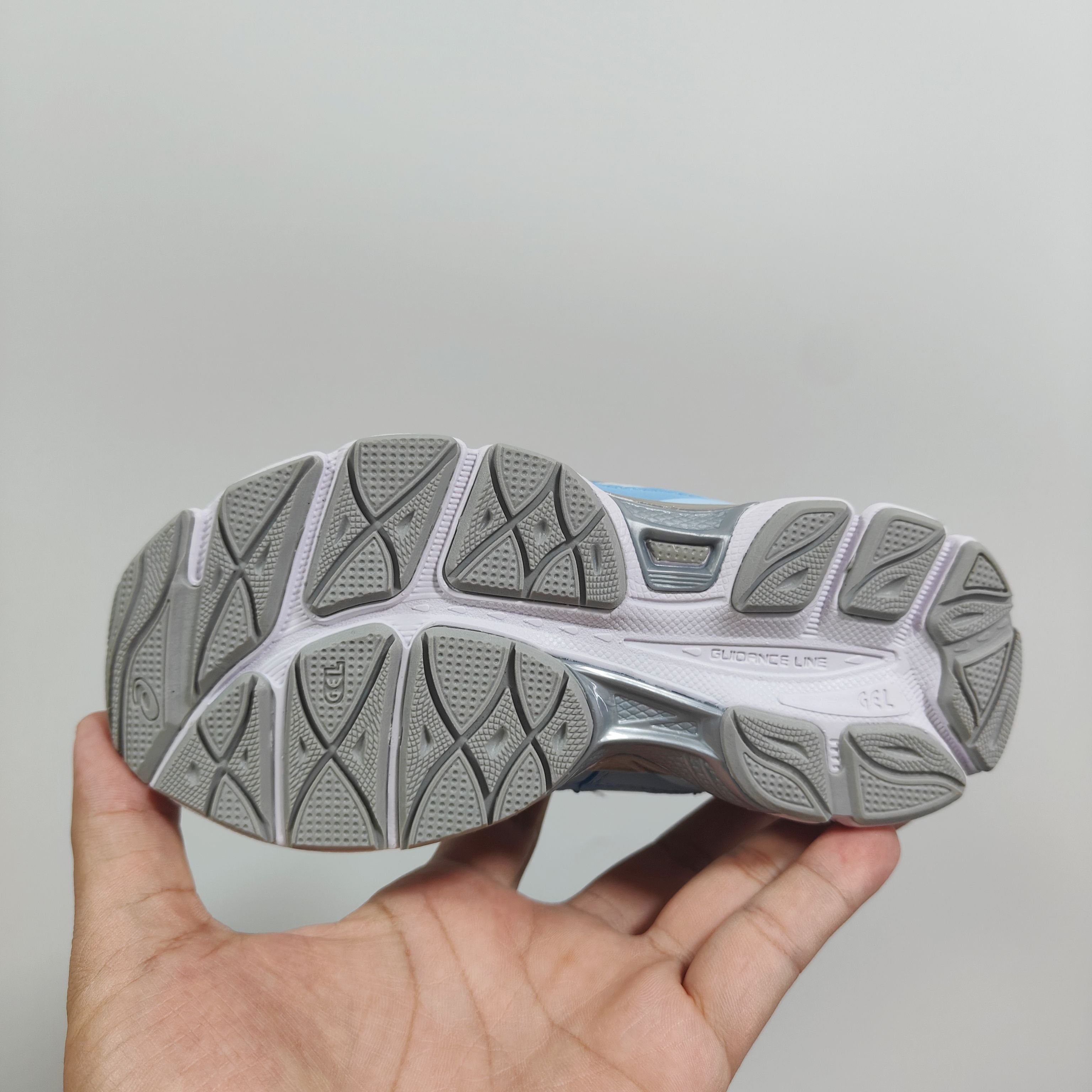 图片[6]-新款出货放 A家亚瑟nyc童鞋25秋冬缓震跑步鞋GEL胶柔韧舒适缓冲 尺码：儿童26-37码 兔子带松紧带 官方新品 买一单省几百块，就是现在 真的期待了好久，终于来咯👏🏻 囤起来开春必备❤️橡胶轻便组合防滑大底 松紧带设计，海玻璃鞋垫超舒适☁️ 经典老爹款式，潮范儿十足🆒 超爱的新品🆕自留推荐-选品中心