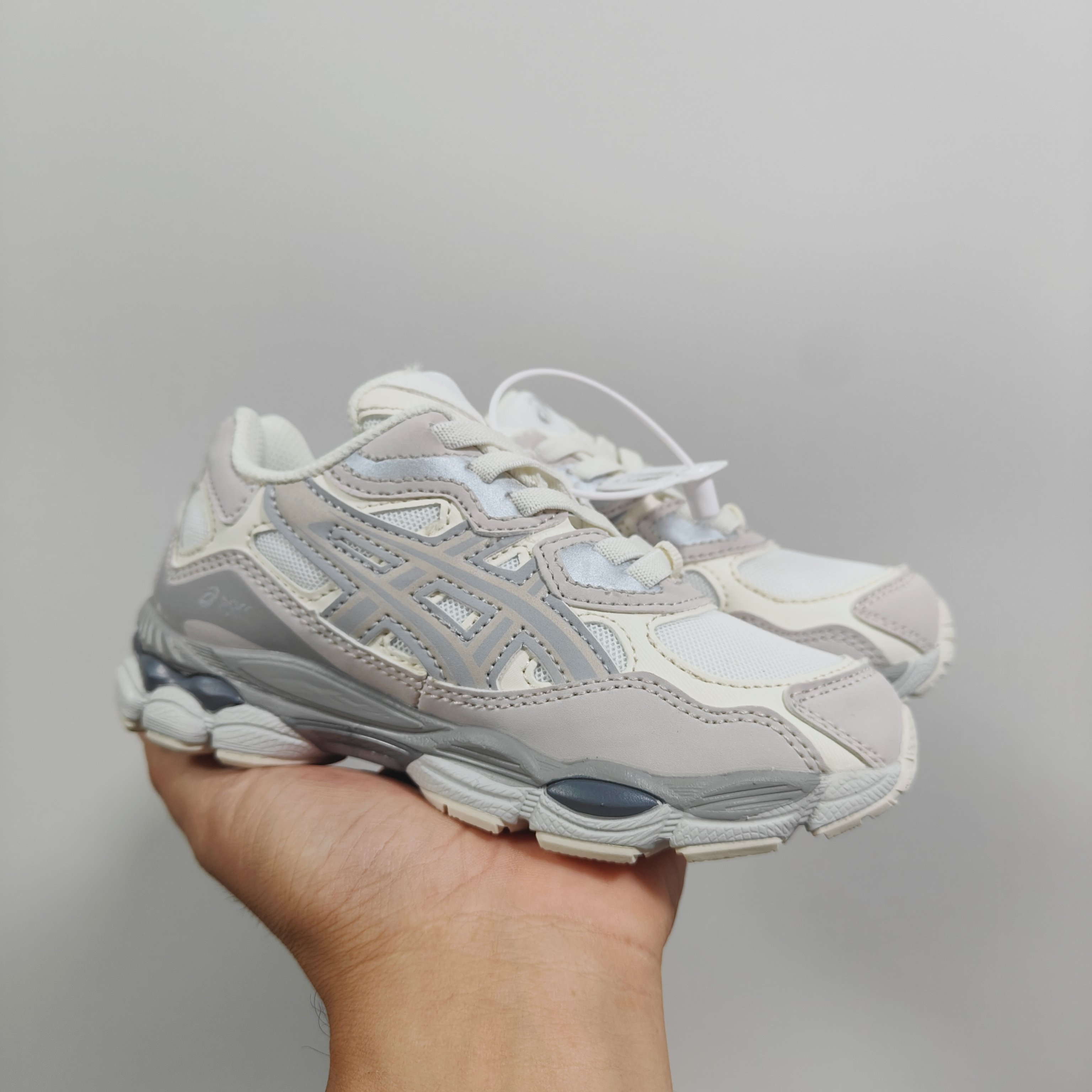 图片[2]-新款出货放 A家亚瑟nyc童鞋25秋冬缓震跑步鞋GEL胶柔韧舒适缓冲 尺码：儿童26-37码 兔子带松紧带 官方新品 买一单省几百块，就是现在 真的期待了好久，终于来咯👏🏻 囤起来开春必备❤️橡胶轻便组合防滑大底 松紧带设计，海玻璃鞋垫超舒适☁️ 经典老爹款式，潮范儿十足🆒 超爱的新品🆕自留推荐-选品中心