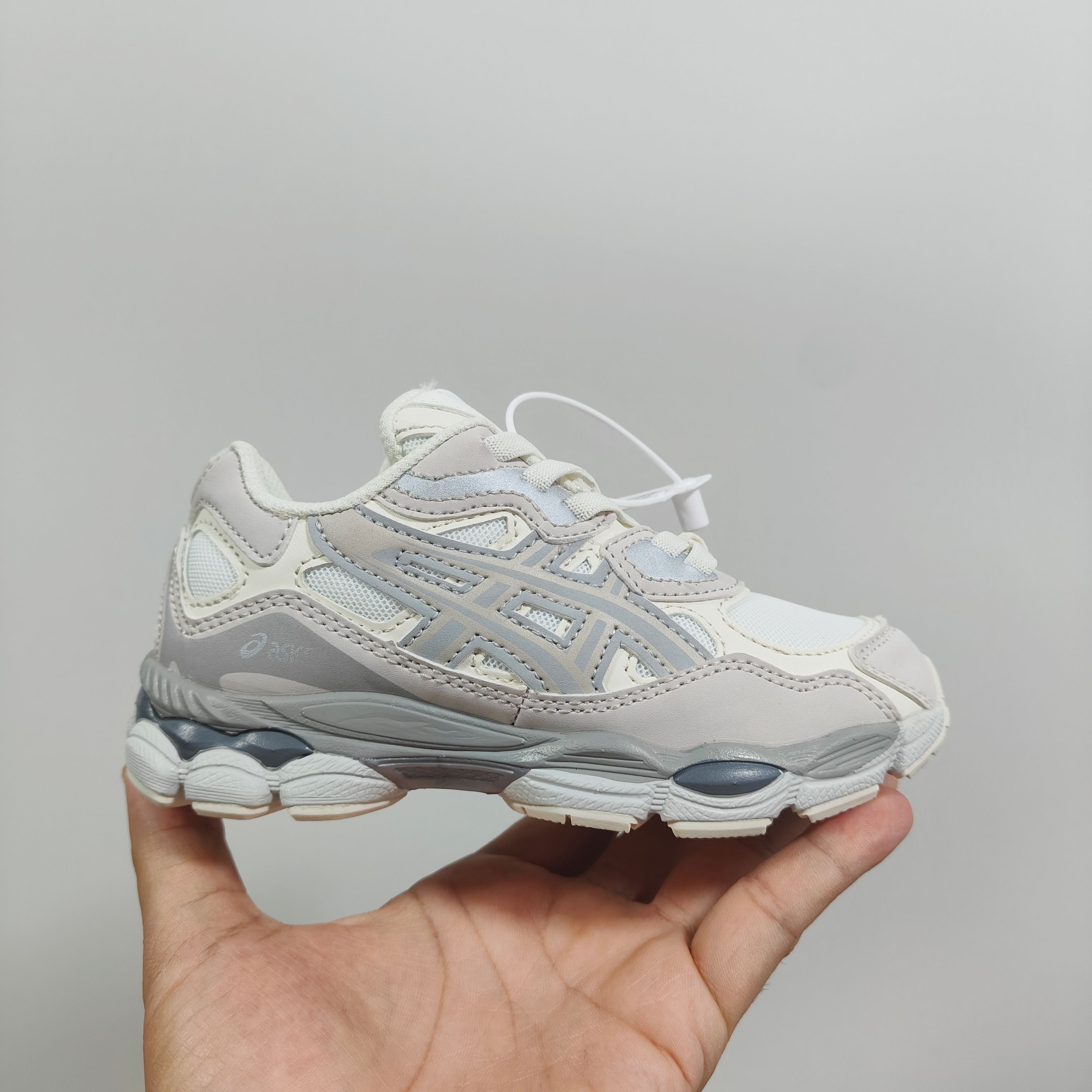 图片[3]-新款出货放 A家亚瑟nyc童鞋25秋冬缓震跑步鞋GEL胶柔韧舒适缓冲 尺码：儿童26-37码 兔子带松紧带 官方新品 买一单省几百块，就是现在 真的期待了好久，终于来咯👏🏻 囤起来开春必备❤️橡胶轻便组合防滑大底 松紧带设计，海玻璃鞋垫超舒适☁️ 经典老爹款式，潮范儿十足🆒 超爱的新品🆕自留推荐-选品中心