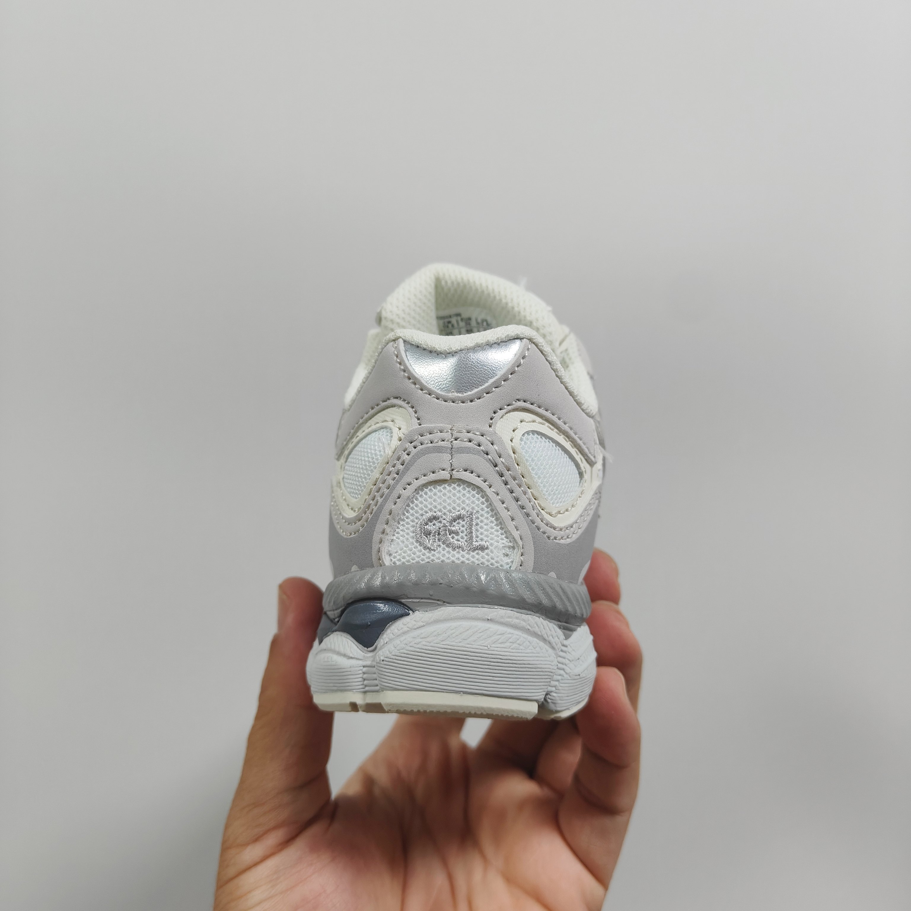 图片[5]-新款出货放 A家亚瑟nyc童鞋25秋冬缓震跑步鞋GEL胶柔韧舒适缓冲 尺码：儿童26-37码 兔子带松紧带 官方新品 买一单省几百块，就是现在 真的期待了好久，终于来咯👏🏻 囤起来开春必备❤️橡胶轻便组合防滑大底 松紧带设计，海玻璃鞋垫超舒适☁️ 经典老爹款式，潮范儿十足🆒 超爱的新品🆕自留推荐-选品中心