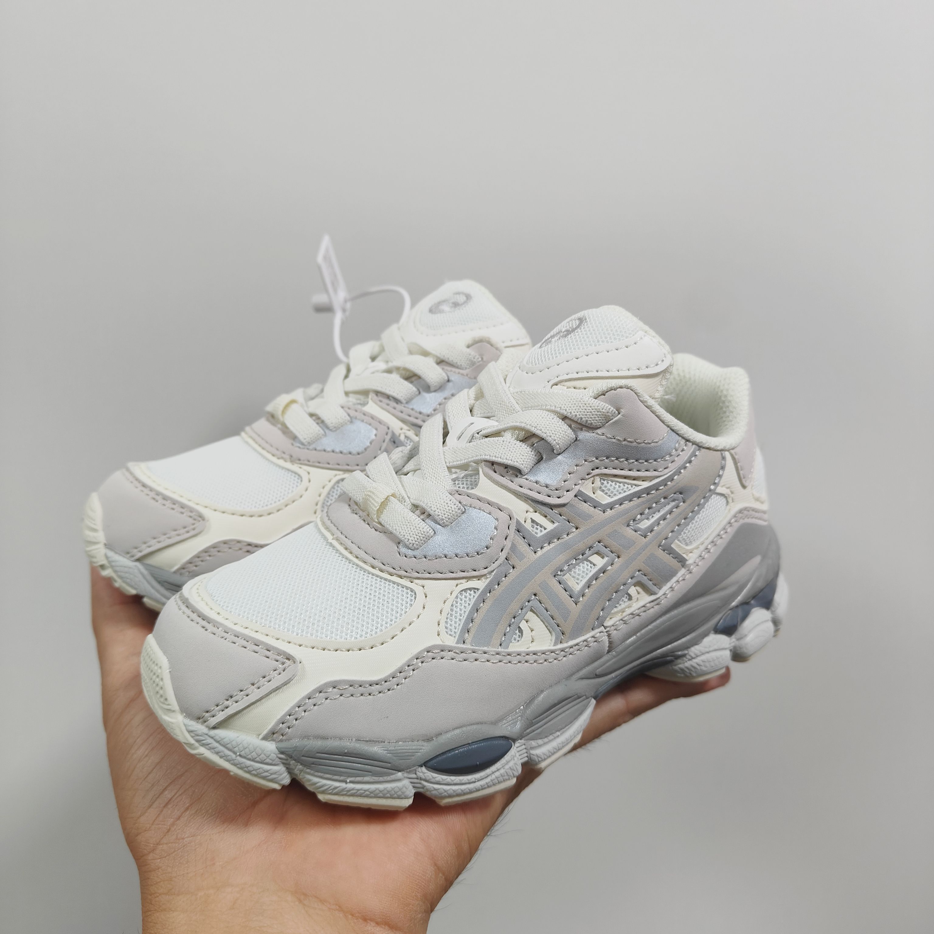 图片[8]-新款出货放 A家亚瑟nyc童鞋25秋冬缓震跑步鞋GEL胶柔韧舒适缓冲 尺码：儿童26-37码 兔子带松紧带 官方新品 买一单省几百块，就是现在 真的期待了好久，终于来咯👏🏻 囤起来开春必备❤️橡胶轻便组合防滑大底 松紧带设计，海玻璃鞋垫超舒适☁️ 经典老爹款式，潮范儿十足🆒 超爱的新品🆕自留推荐-选品中心