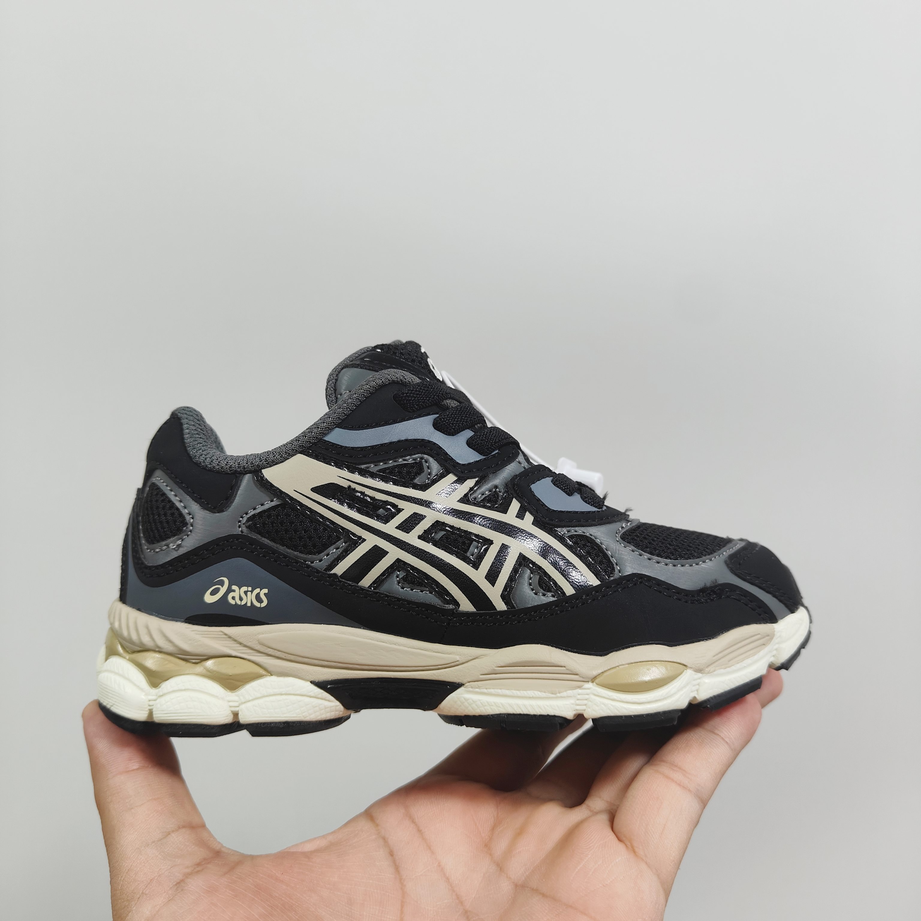 图片[3]-新款出货放 A家亚瑟nyc童鞋25秋冬缓震跑步鞋GEL胶柔韧舒适缓冲 尺码：儿童26-37码 兔子带松紧带 官方新品 买一单省几百块，就是现在 真的期待了好久，终于来咯👏🏻 囤起来开春必备❤️橡胶轻便组合防滑大底 松紧带设计，海玻璃鞋垫超舒适☁️ 经典老爹款式，潮范儿十足🆒 超爱的新品🆕自留推荐-选品中心