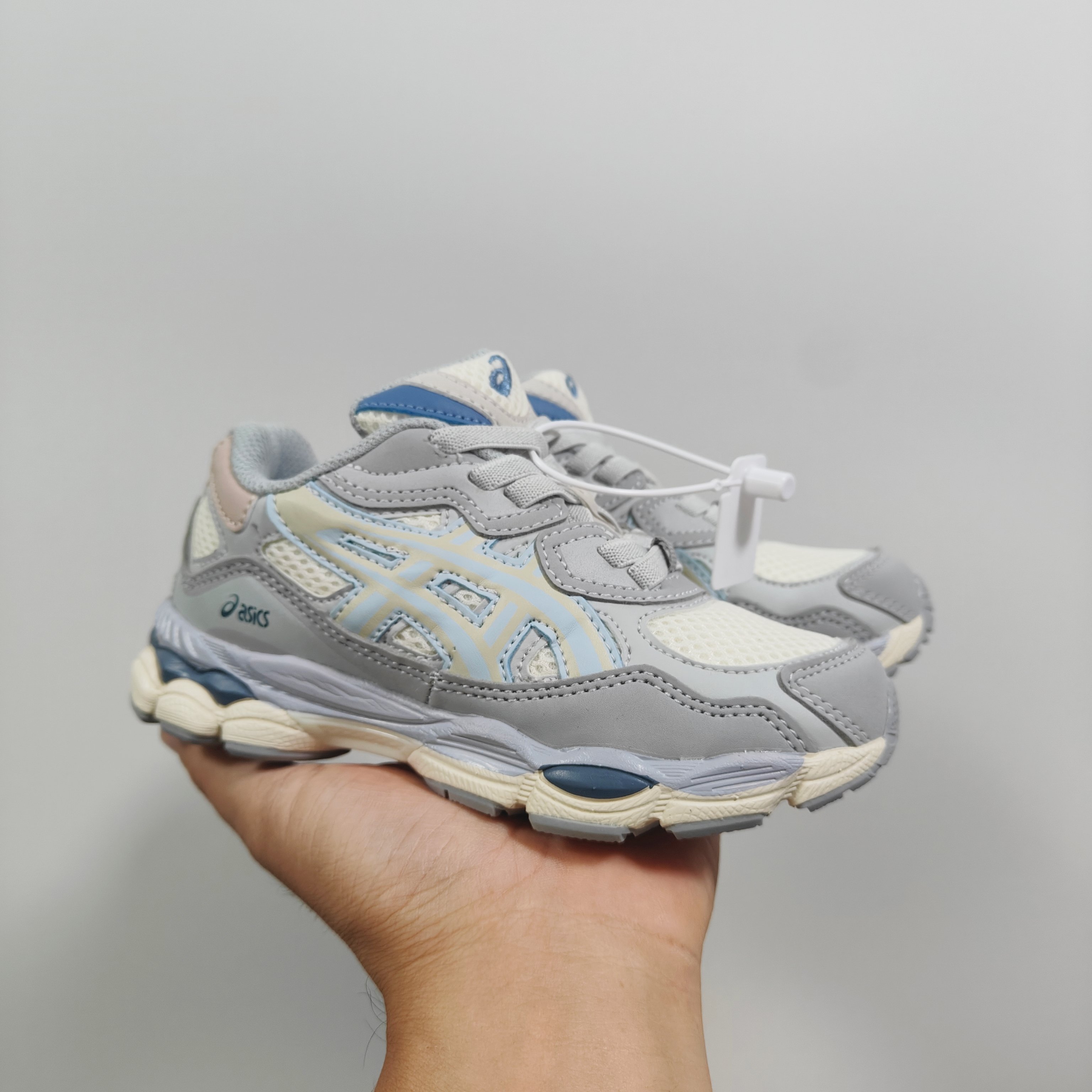 图片[2]-新款出货放 A家亚瑟nyc童鞋25秋冬缓震跑步鞋GEL胶柔韧舒适缓冲 尺码：儿童26-37码 兔子带松紧带 官方新品 买一单省几百块，就是现在 真的期待了好久，终于来咯👏🏻 囤起来开春必备❤️橡胶轻便组合防滑大底 松紧带设计，海玻璃鞋垫超舒适☁️ 经典老爹款式，潮范儿十足🆒 超爱的新品🆕自留推荐-选品中心