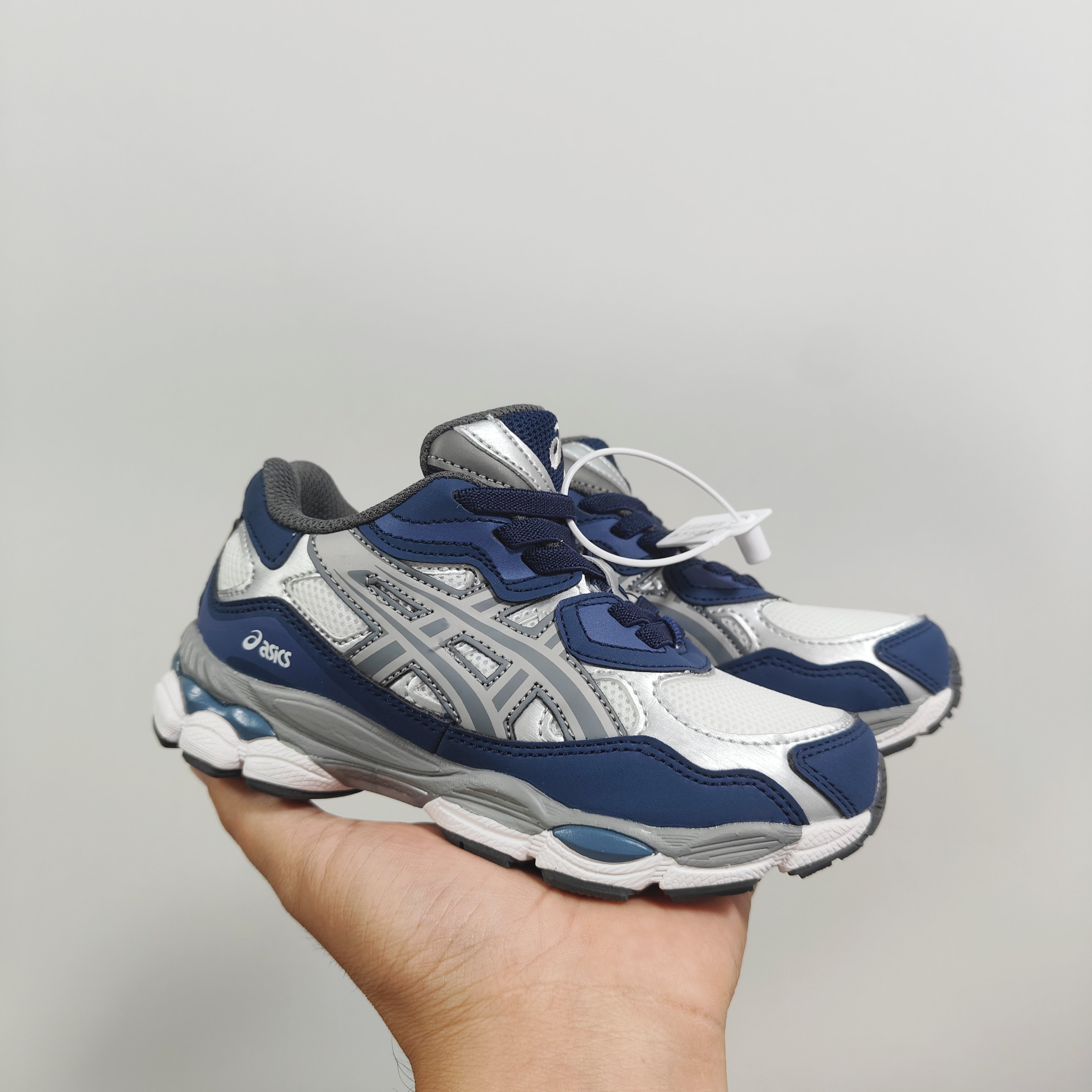 图片[2]-新款出货放 A家亚瑟nyc童鞋25秋冬缓震跑步鞋GEL胶柔韧舒适缓冲 尺码：儿童26-37码 兔子带松紧带 官方新品 买一单省几百块，就是现在 真的期待了好久，终于来咯👏🏻 囤起来开春必备❤️橡胶轻便组合防滑大底 松紧带设计，海玻璃鞋垫超舒适☁️ 经典老爹款式，潮范儿十足🆒 超爱的新品🆕自留推荐-选品中心