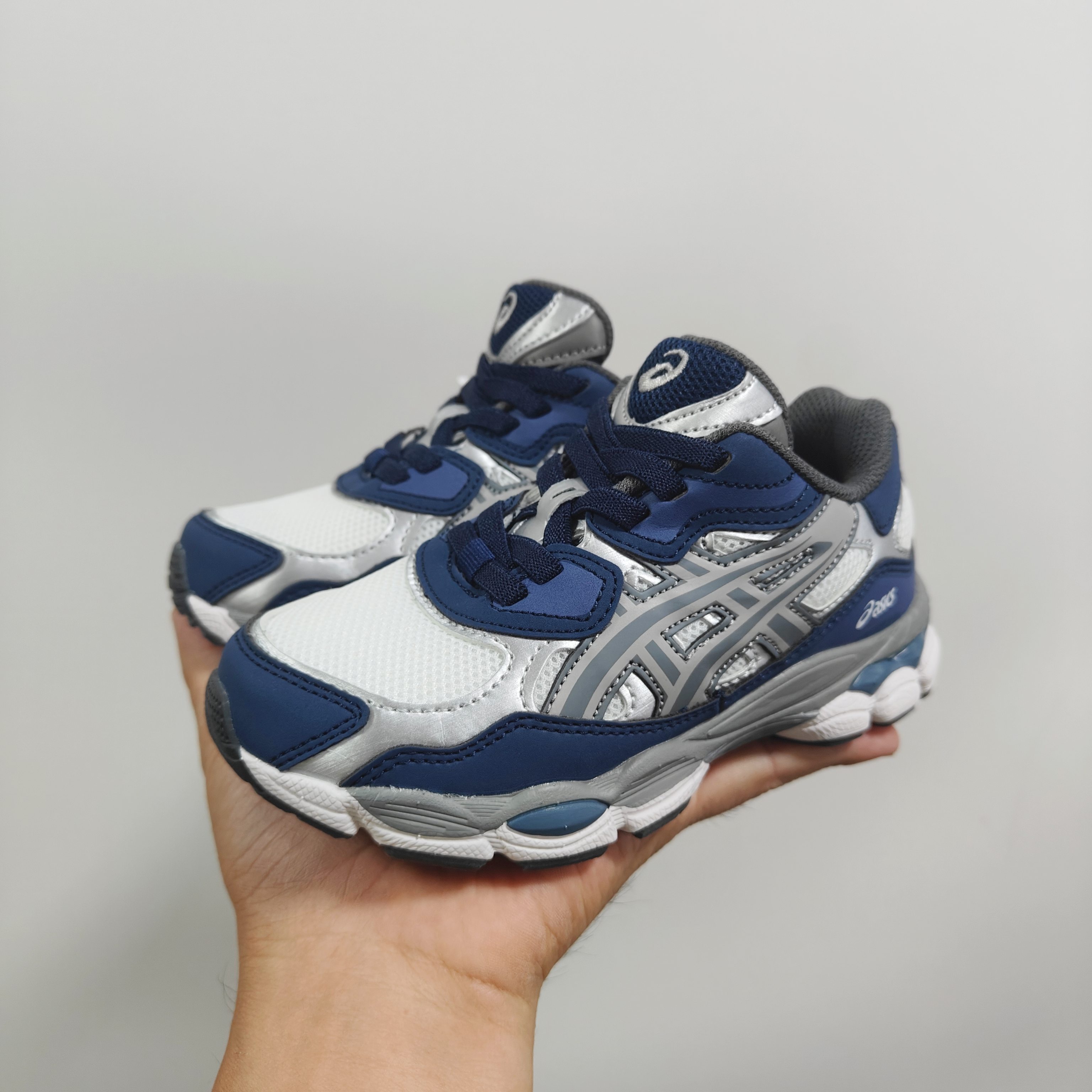 图片[8]-新款出货放 A家亚瑟nyc童鞋25秋冬缓震跑步鞋GEL胶柔韧舒适缓冲 尺码：儿童26-37码 兔子带松紧带 官方新品 买一单省几百块，就是现在 真的期待了好久，终于来咯👏🏻 囤起来开春必备❤️橡胶轻便组合防滑大底 松紧带设计，海玻璃鞋垫超舒适☁️ 经典老爹款式，潮范儿十足🆒 超爱的新品🆕自留推荐-选品中心