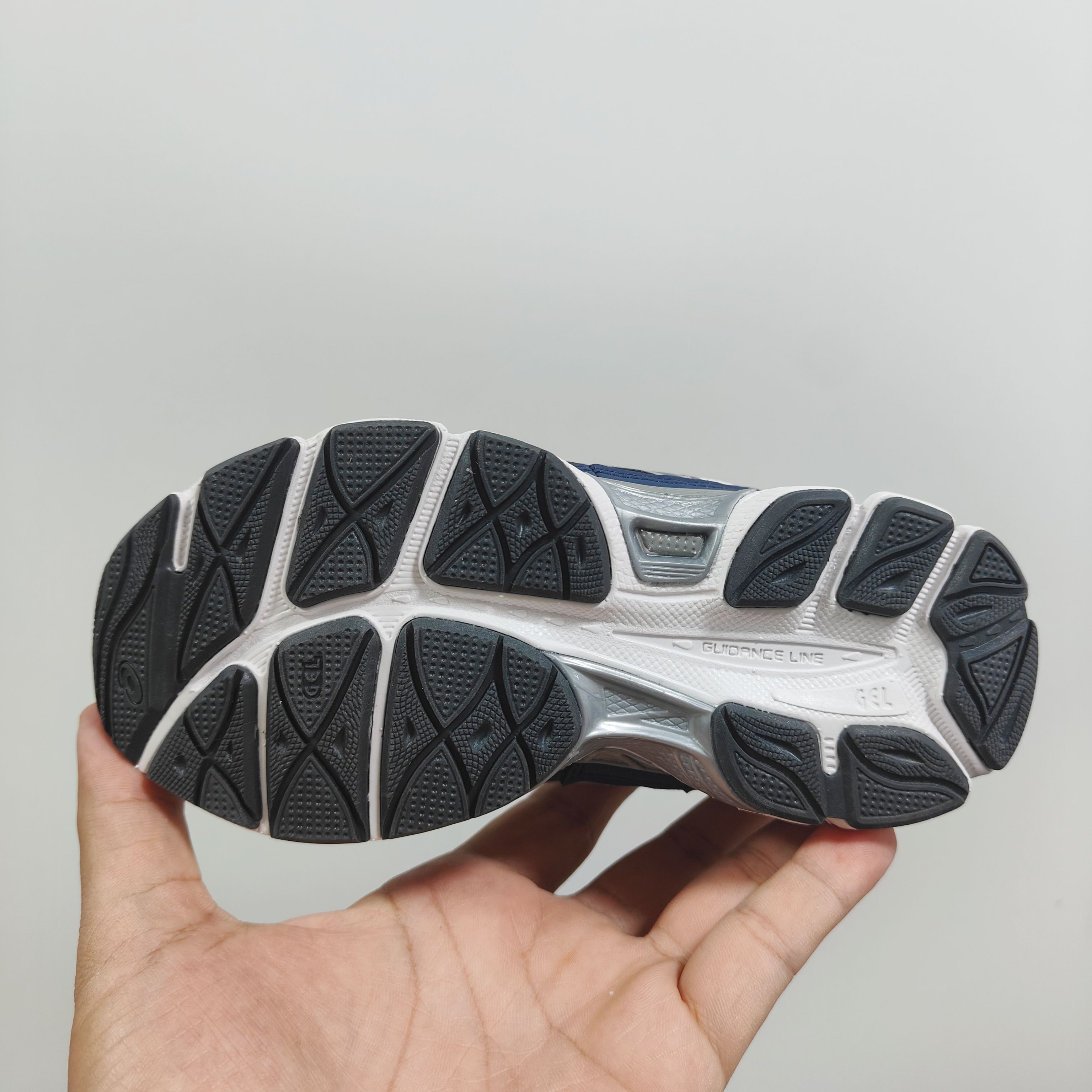 图片[6]-新款出货放 A家亚瑟nyc童鞋25秋冬缓震跑步鞋GEL胶柔韧舒适缓冲 尺码：儿童26-37码 兔子带松紧带 官方新品 买一单省几百块，就是现在 真的期待了好久，终于来咯👏🏻 囤起来开春必备❤️橡胶轻便组合防滑大底 松紧带设计，海玻璃鞋垫超舒适☁️ 经典老爹款式，潮范儿十足🆒 超爱的新品🆕自留推荐-选品中心