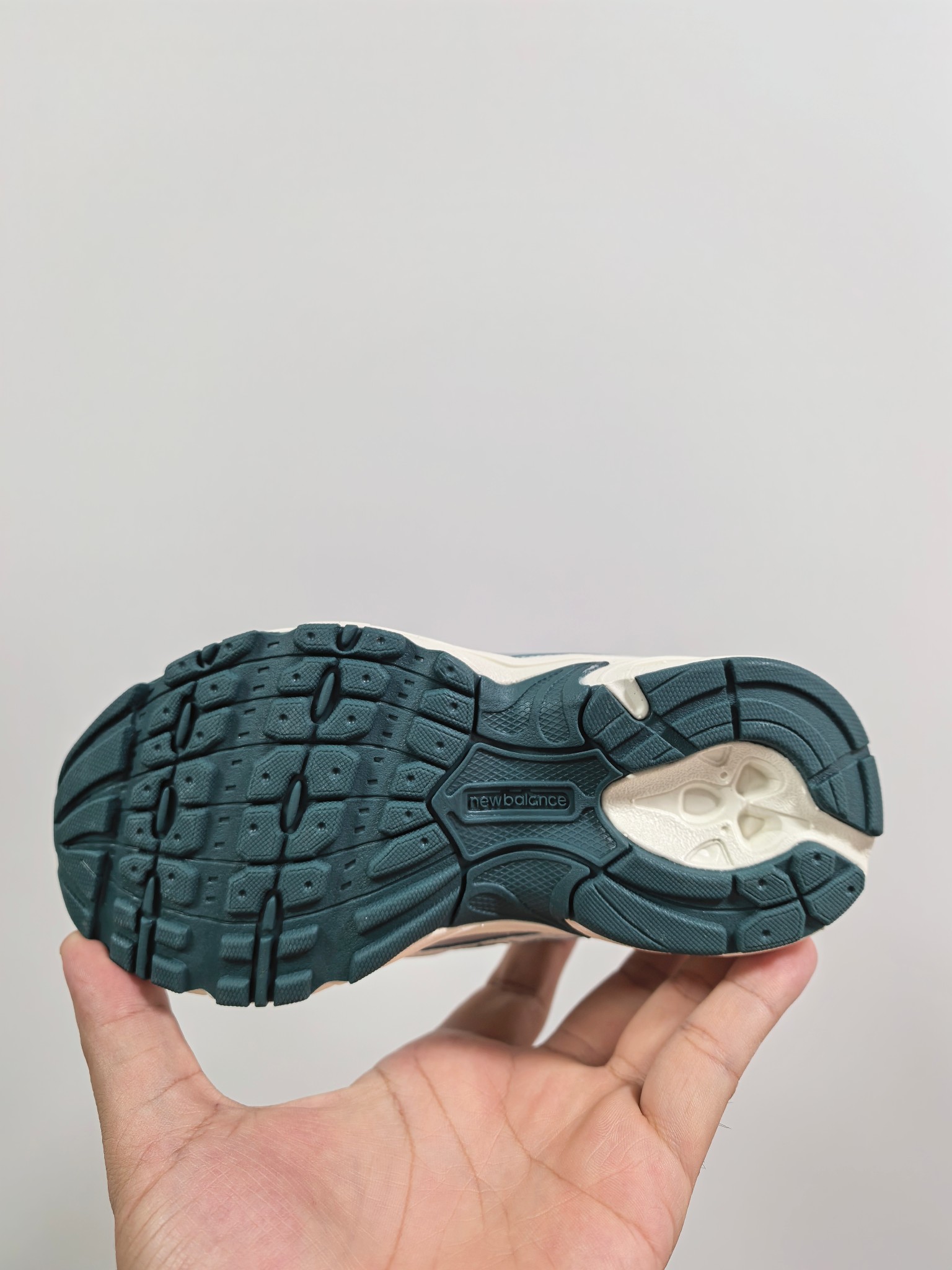 图片[6]-新配色出。 官方新品 NB 740童鞋26-37码 该系列传承了品牌的诸多优点，大胆创新！堪称经典系列里的经典，也是最为热门的系列！时隔一年，再次带来的童鞋，必属重磅～-选品中心