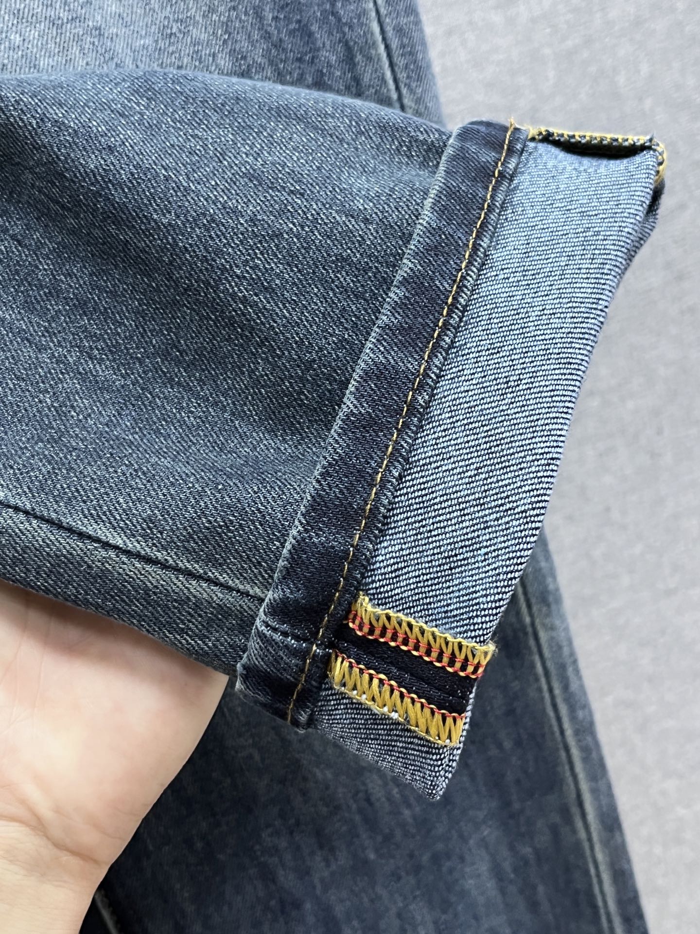 主推.秋冬新款.长期有货  P205.00【巴宝莉】高品质 2025官网高端新品🐂原单少数帅爆牛仔裤，百分百原单 👍百搭神器！今年最新流行的风格设计款式，采用进口棉花制作成的单宁布，上身舒适，剪裁设计挺拔有型！低调不失奢华 超有feel🌸上身精致跃然，简单就是美。完爆一切，型男必备单品！原版logo🔥个性 时尚    魅力👍码数：29-38           