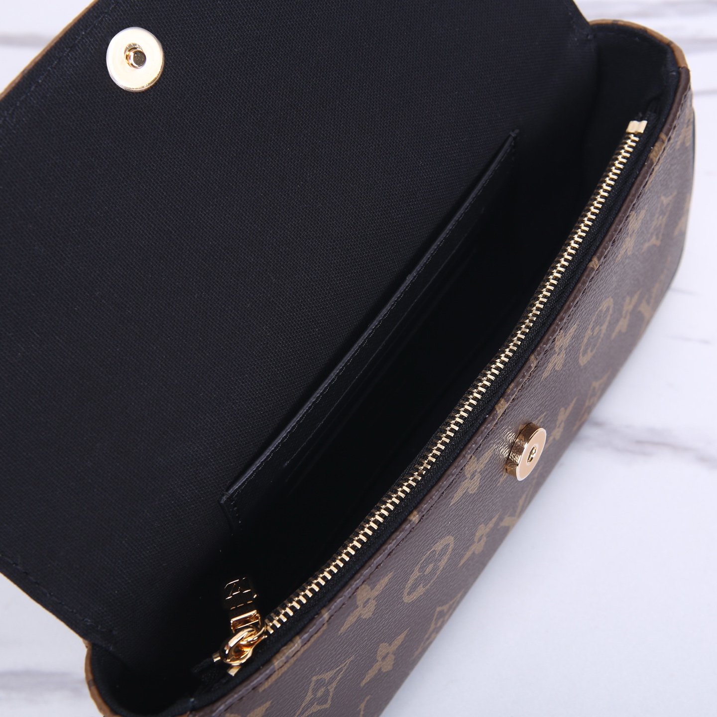 Louis Vuitton Wallet On Chain Ivy Monogram Reverse Canvas Crossbody Bag 6 i1747388258351 6080 0 4