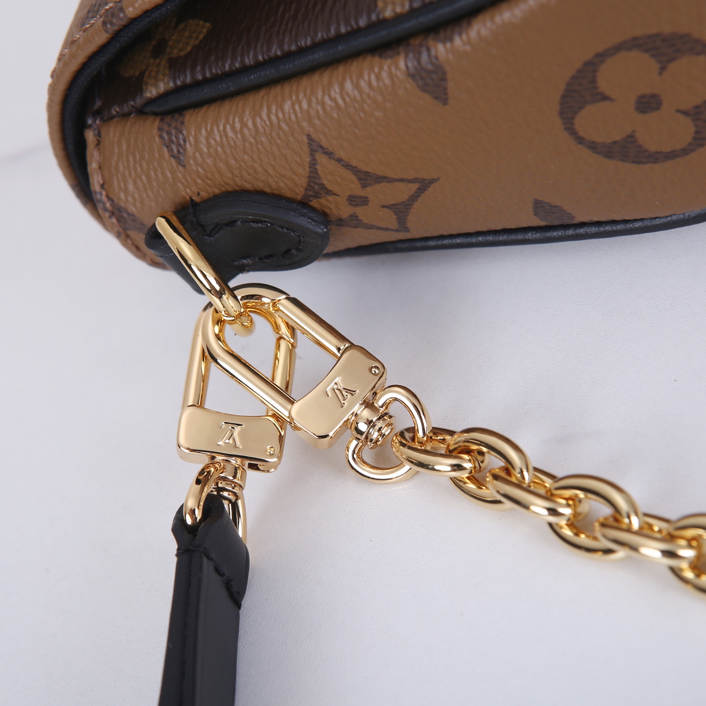 Louis Vuitton Wallet On Chain Ivy Monogram Reverse Canvas Crossbody Bag 5 i1747388263781 8349 0 3