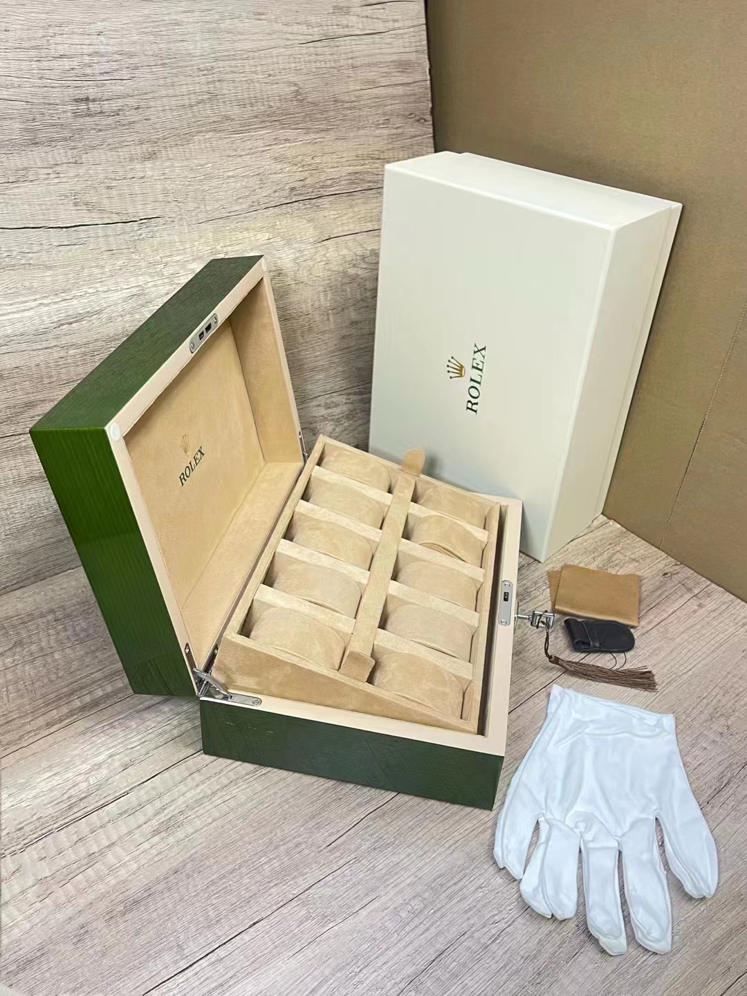 NO:711259,labor,19860909劳,,Watch