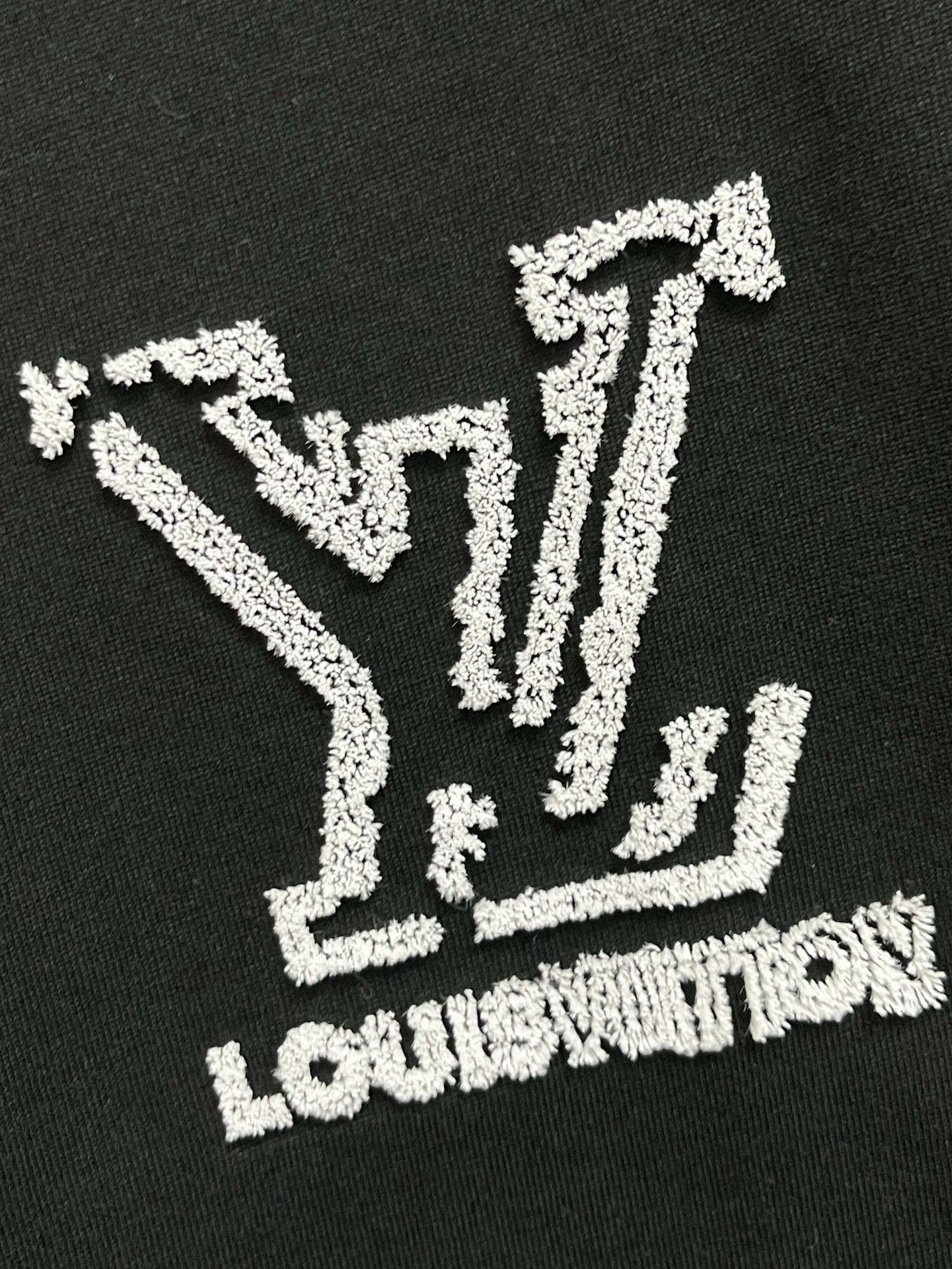 LV2024ss牙刷绣艺术字母短袖T恤整衣重工高端牙刷刺绣不起皱！面料采用260克重纯棉定制32支2*2