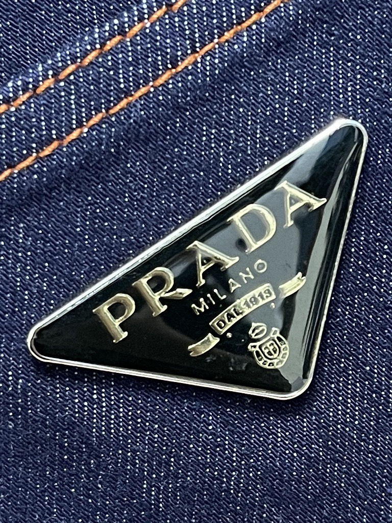 Prada2024SS早秋新款男士新款牛仔裤经典舒适百搭基础通勤牛仔裤款怎么搭配都会很帅气采用100%纯