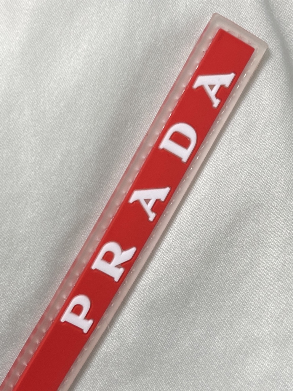 Prada2024fwlineProssP系列羽绒服全防水压胶工艺！这款防水透气性能皆佳的羽绒服采用ko