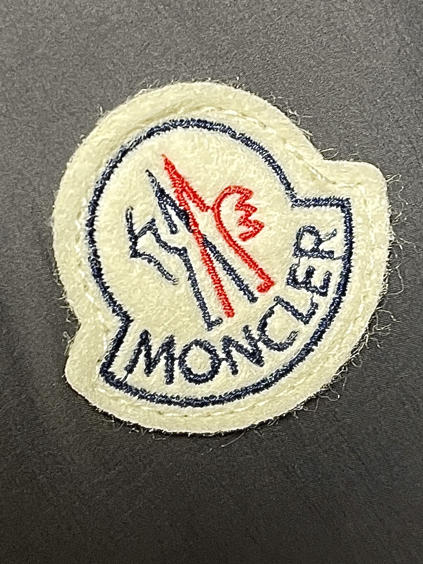 Moncler2024SS冬季新品休闲连帽羽绒服上身舒适！吸睛而有亮点采用进口原版面料顶级字母图案log