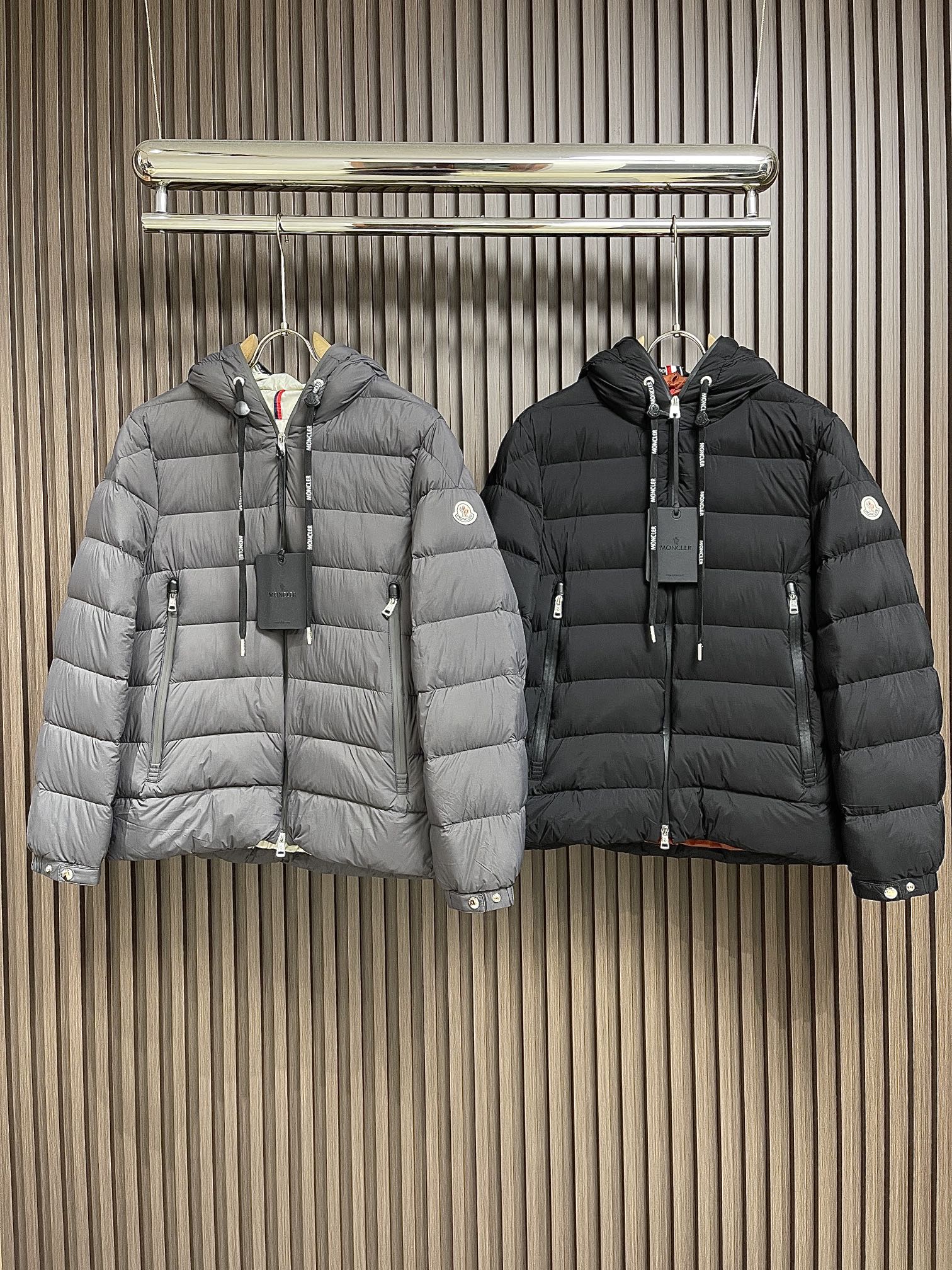 Moncler2024SS冬季新品休闲连帽羽绒服上身舒适！吸睛而有亮点采用进口原版面料顶级字母图案log