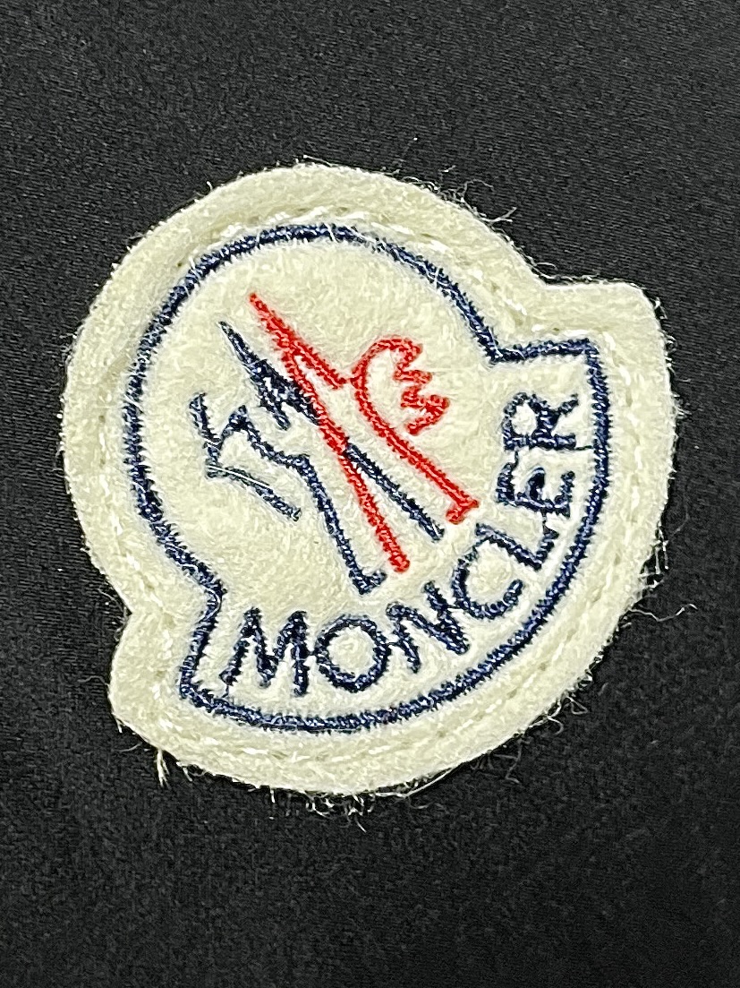 Moncler2024SS冬季新品休闲连帽羽绒服上身舒适！吸睛而有亮点采用进口原版面料顶级字母图案log