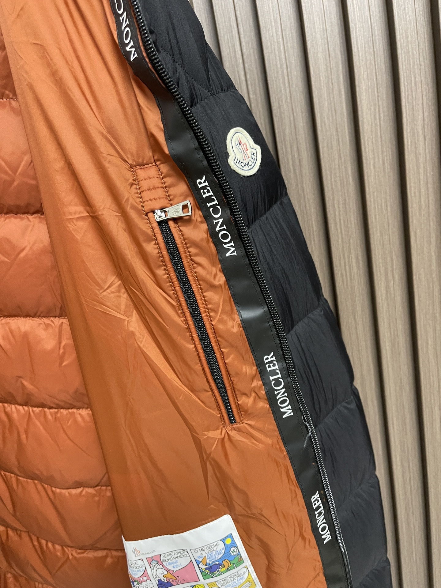 Moncler2024SS冬季新品休闲连帽羽绒服上身舒适！吸睛而有亮点采用进口原版面料顶级字母图案log