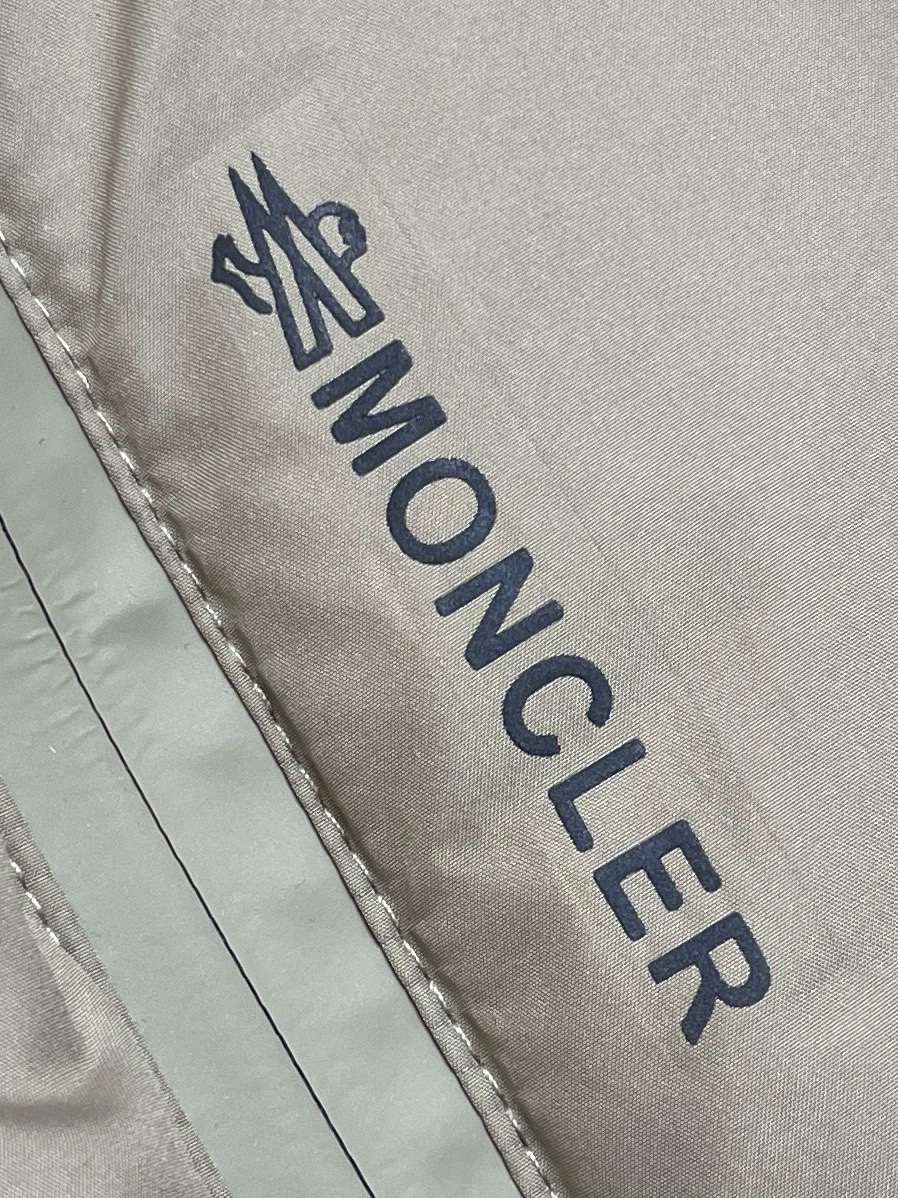 moncler2024ss秋冬新款连帽羽绒服秋冬必备的高端羽绒服极简风格男士气质与温度兼具的高端单品此款