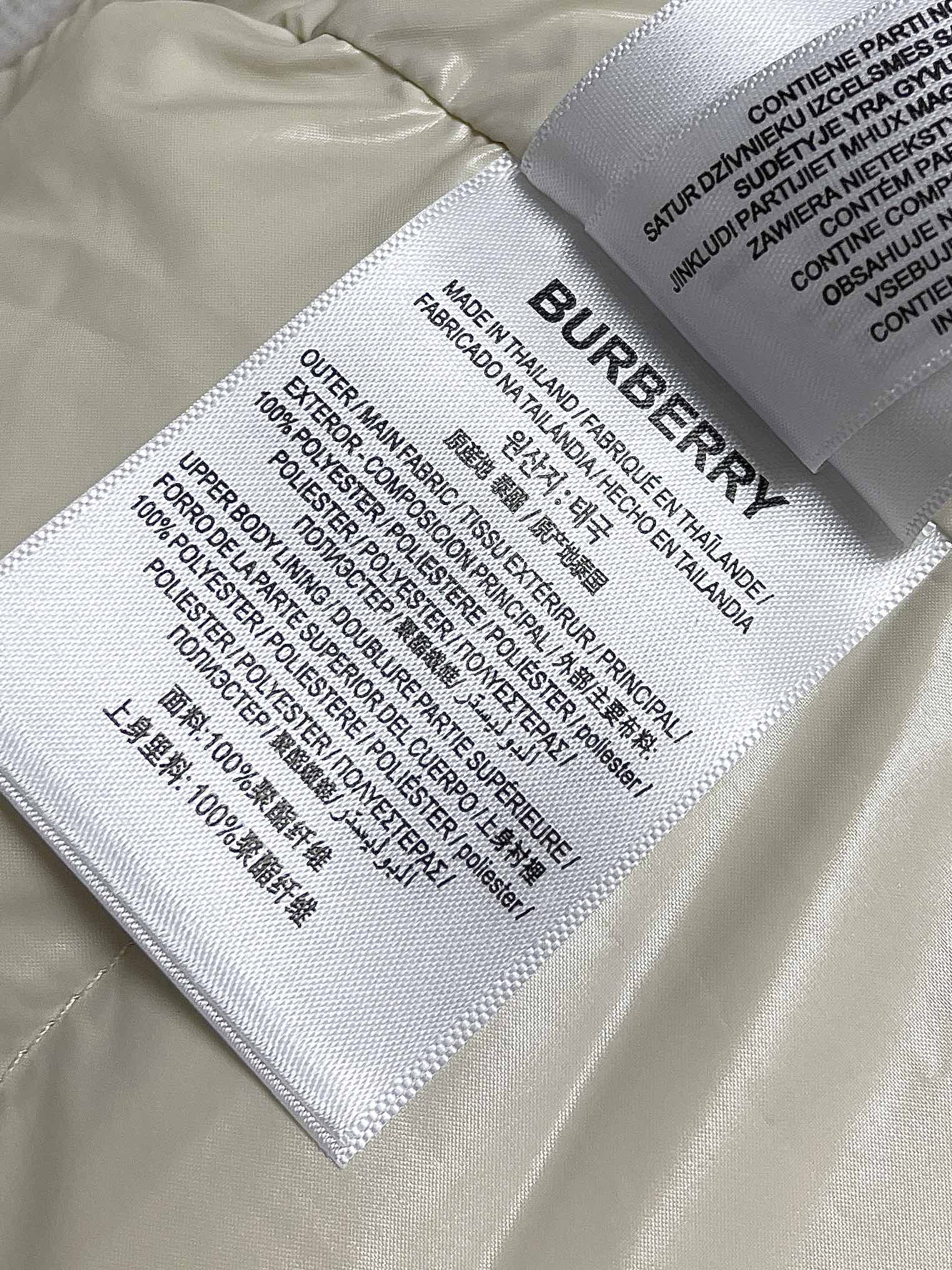 Burberry2024fw秋冬款战马徽标连帽羽绒外套经典战马徽章高立领外套！此款面料材质选用标志性的哑