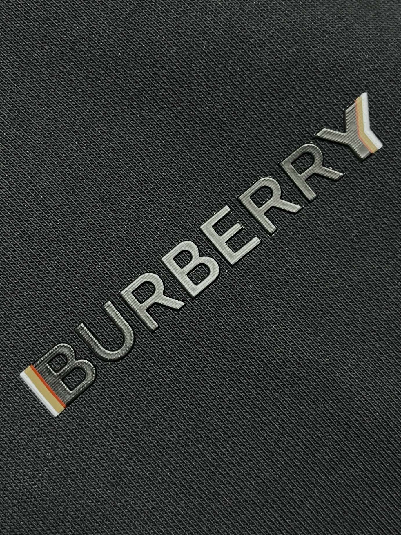 Burberry2024fw早秋新款圆领卫衣男女同款！独特吸引人的眼球这一款卫衣品相品质都在线舒适度一如