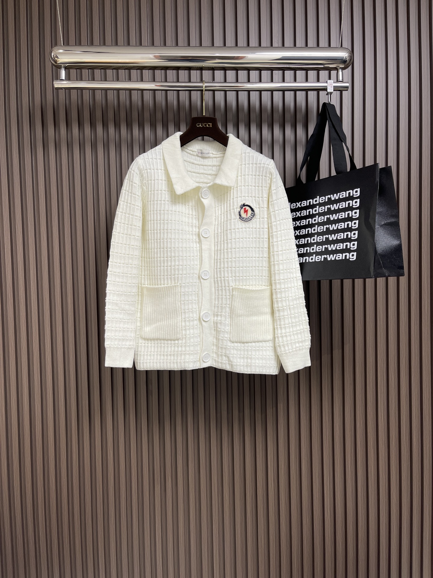 moncler2024ss秋冬最新品针织开衫毛衣上身舒适！吸睛而有亮点采用进口原版面料顶级刺绣工艺字母图