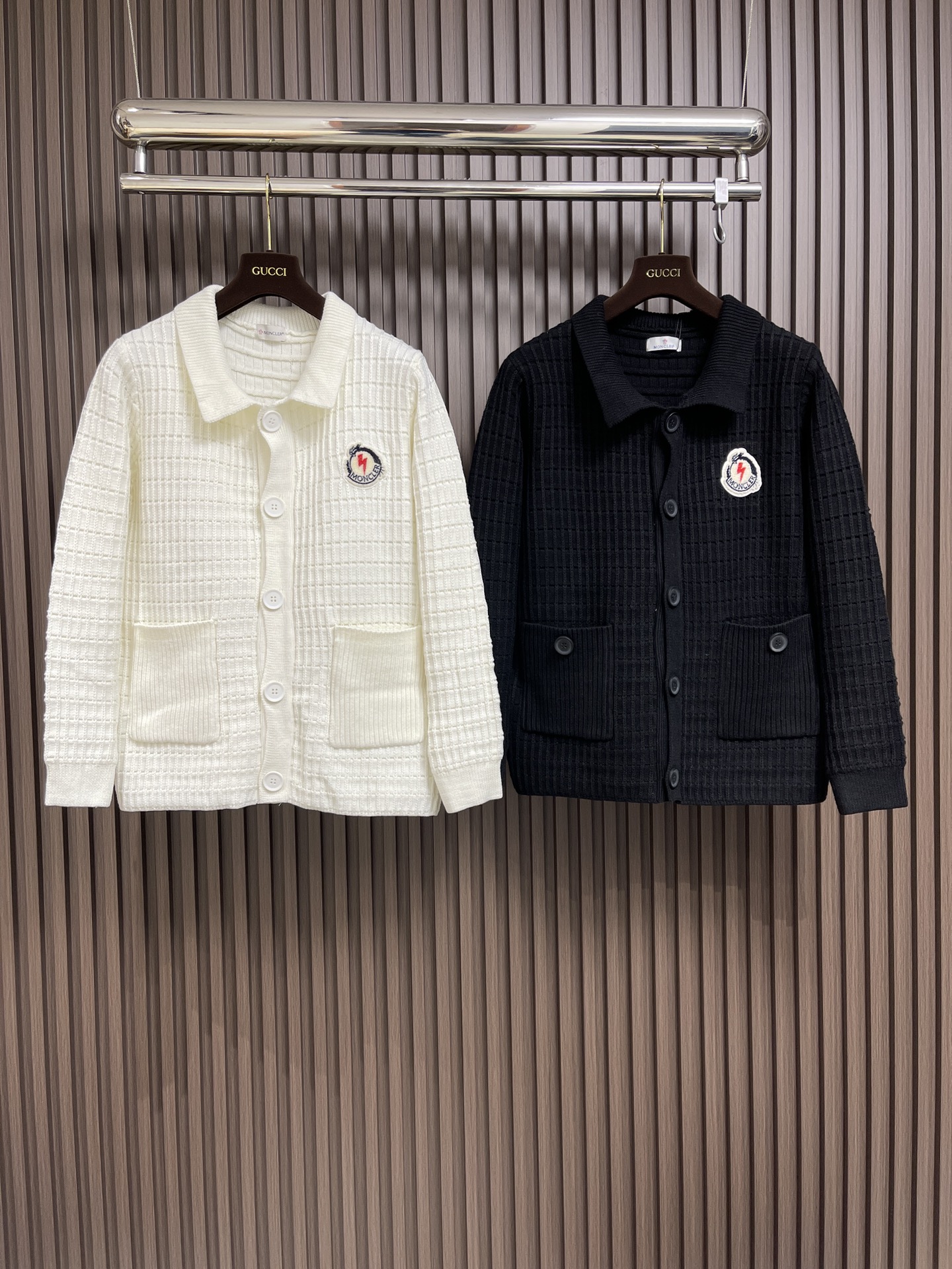 moncler2024ss秋冬最新品针织开衫毛衣上身舒适！吸睛而有亮点采用进口原版面料顶级刺绣工艺字母图