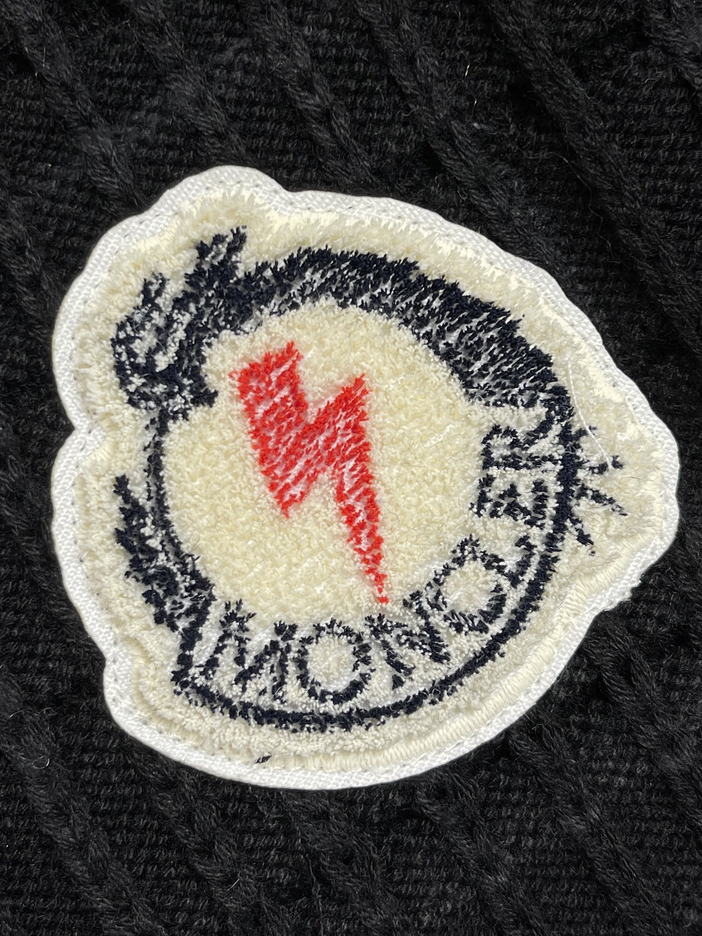 moncler2024ss秋冬最新品针织开衫毛衣上身舒适！吸睛而有亮点采用进口原版面料顶级刺绣工艺字母图