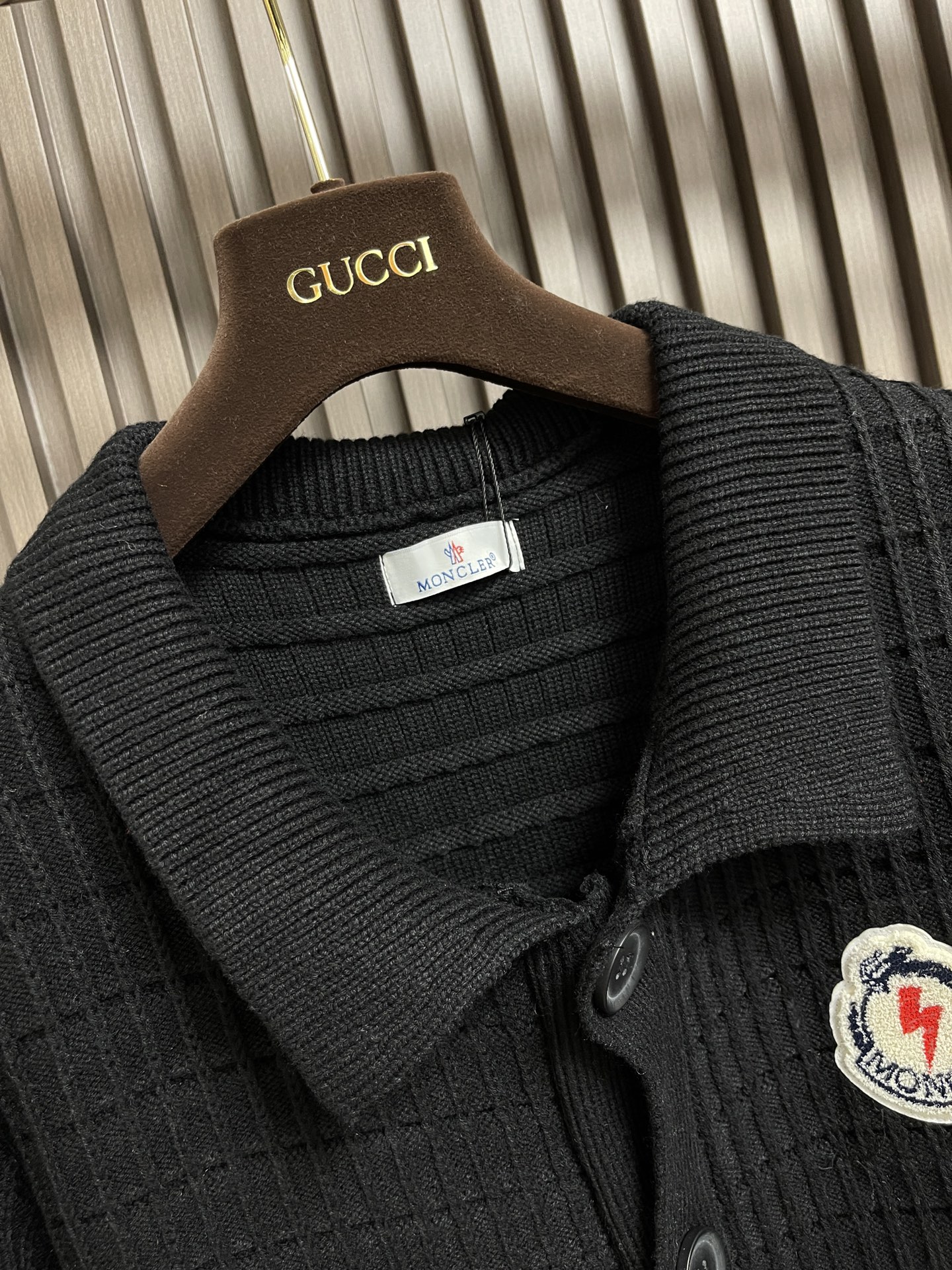 moncler2024ss秋冬最新品针织开衫毛衣上身舒适！吸睛而有亮点采用进口原版面料顶级刺绣工艺字母图