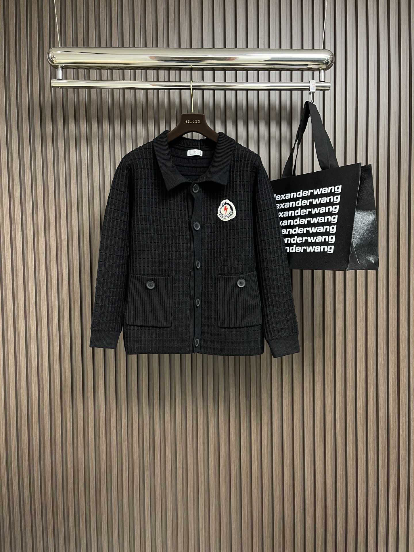 moncler2024ss秋冬最新品针织开衫毛衣上身舒适！吸睛而有亮点采用进口原版面料顶级刺绣工艺字母图