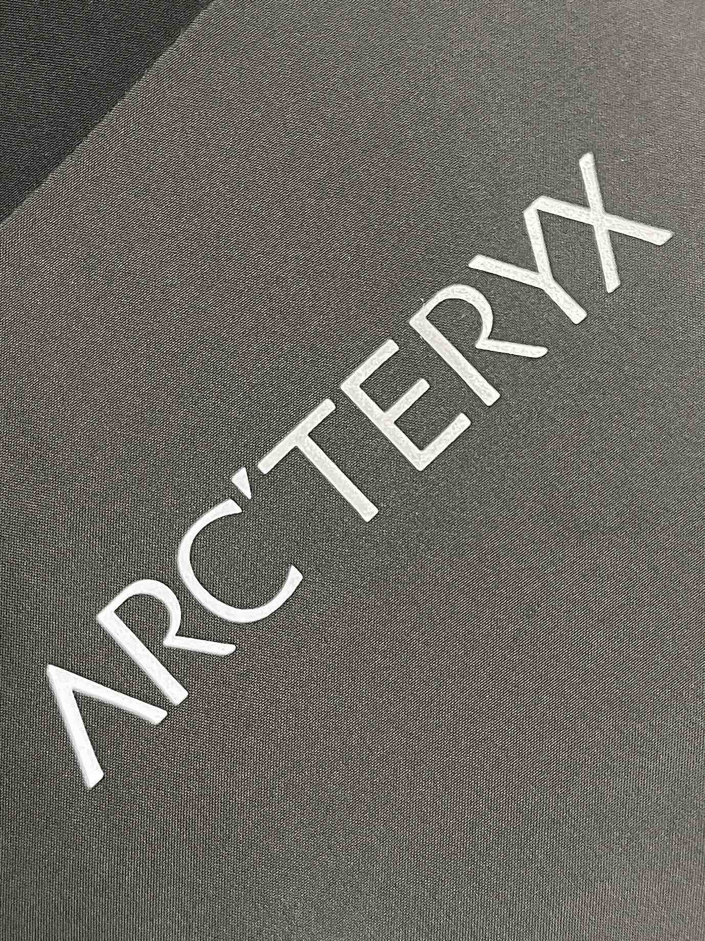 arcteryx始祖鸟systema4.0跃冬揽石系列kobahParka拼接logo硬壳羽绒服滑雪服跃