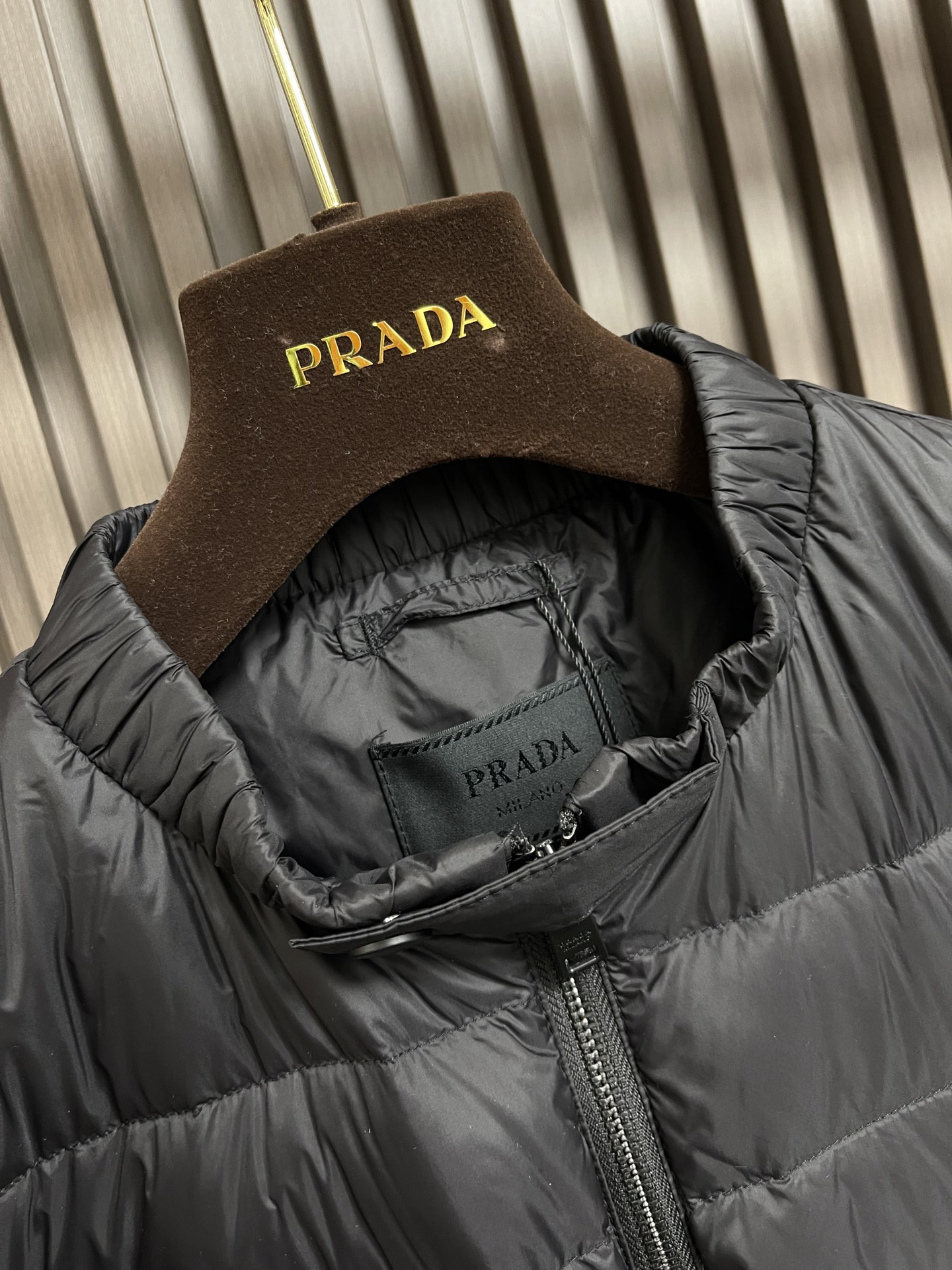 Prada2024SS秋冬新款羽绒服原版订制五金配件全进口原版定制绝对的高品质采用顶级90白鸭绒超柔软充