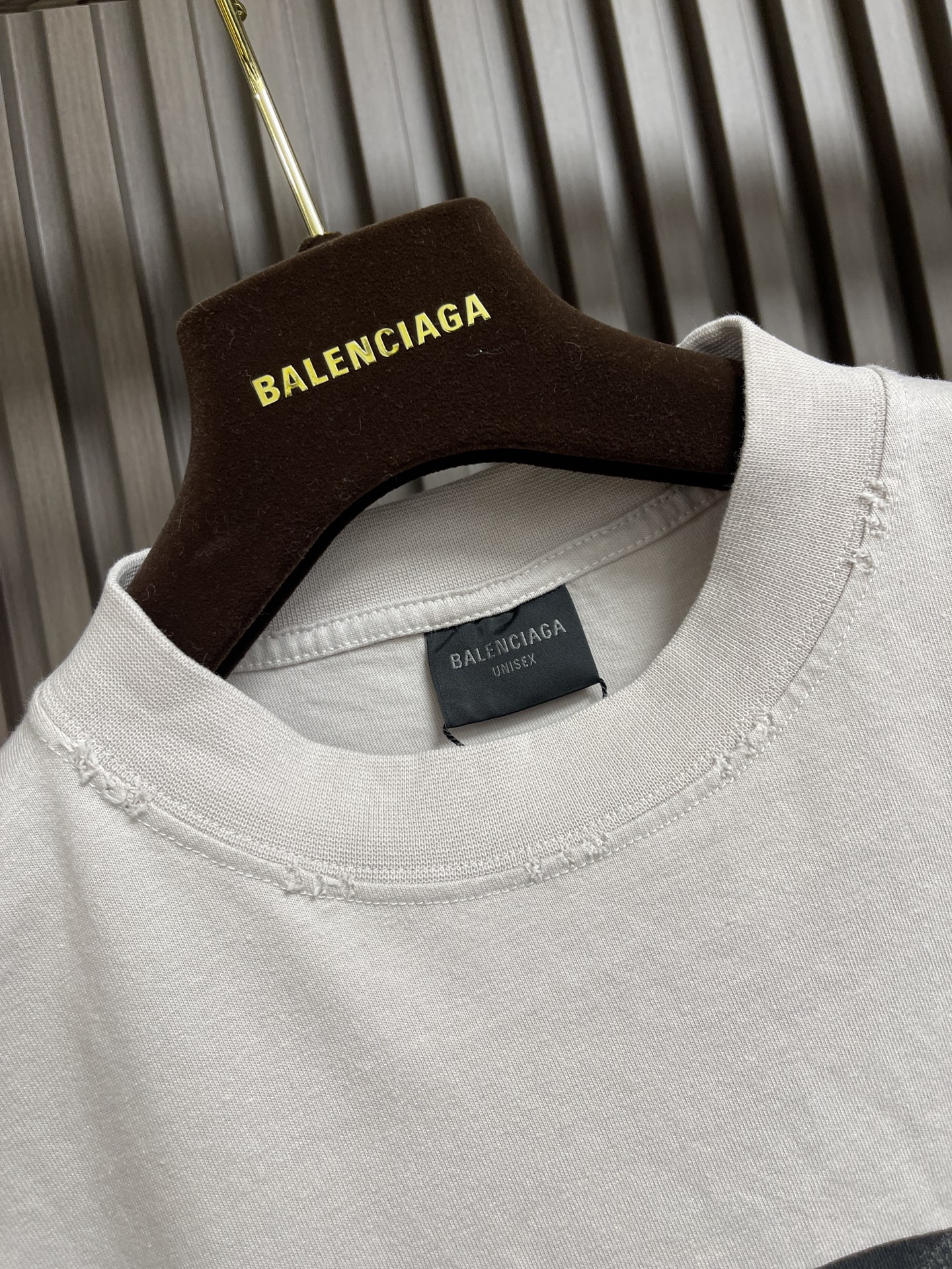 balenciaga3m水滴印花短袖T恤采用水浆渗透印花工艺是一种能够实现高渗透率的印花技术渗透浆会均匀