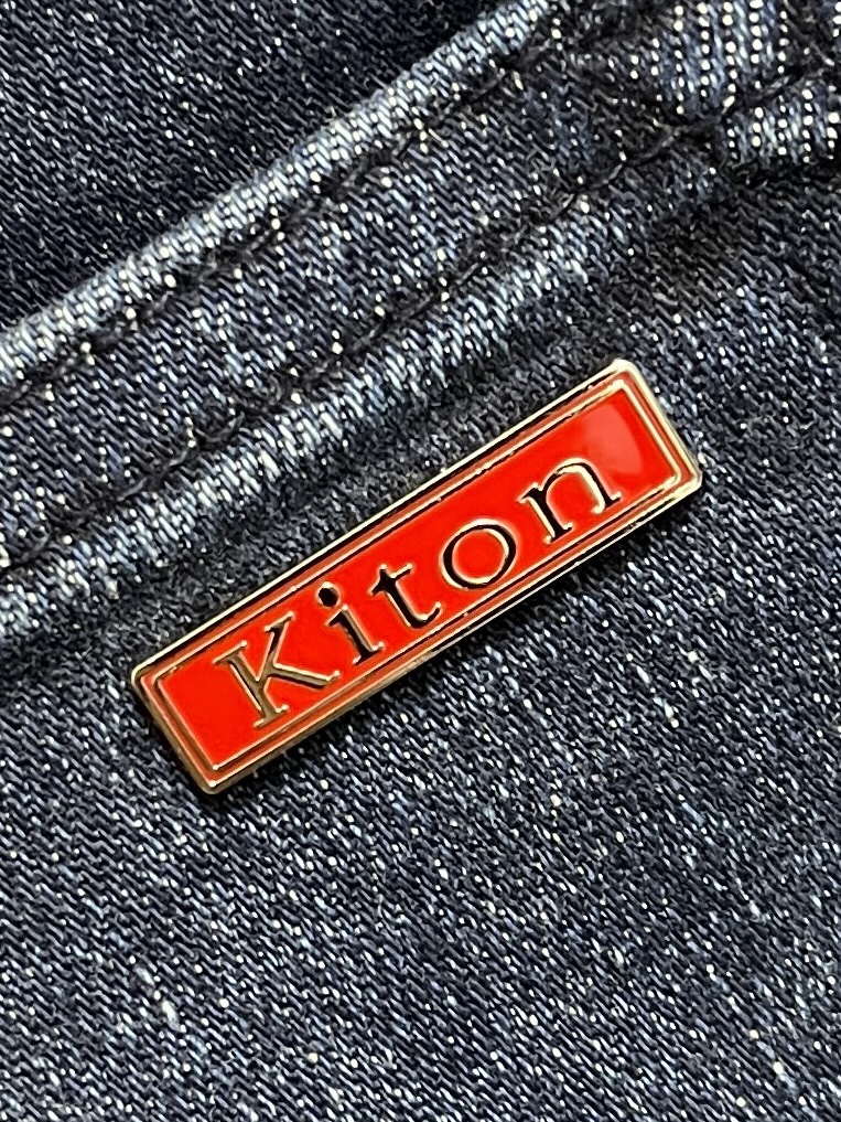 kiton2024SS非常百搭通勤的一款牛仔裤纯棉面料制作好穿贵气又易于搭配的纯色款短袖等都可以轻松拿捏