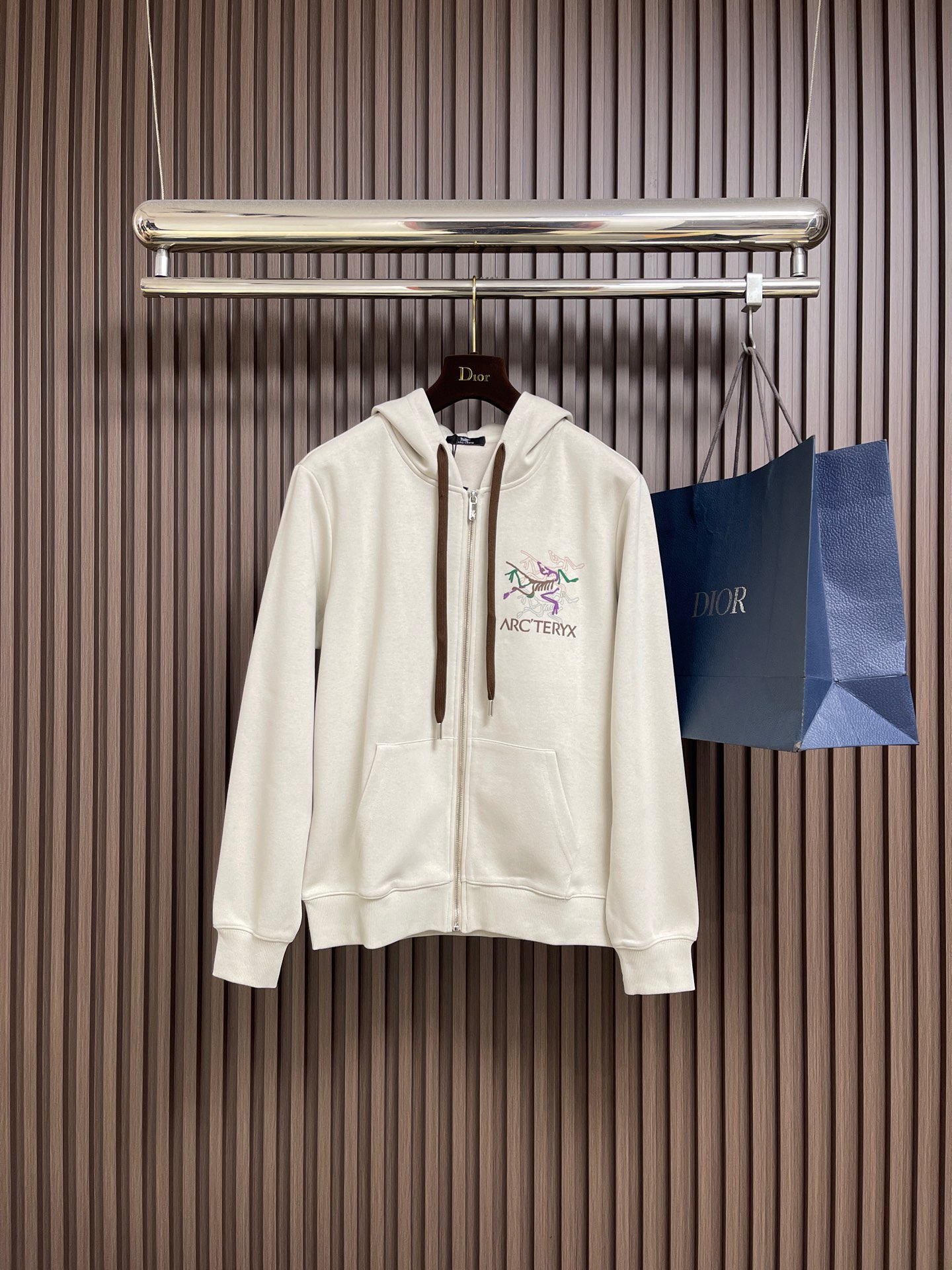 NO:646822,A complete set of Arcteryx logo logo hooded zipper sweatshirt, jacket and sweatpants suit, custom-woven and dyed 420g cotton fabric, very stylish when worn alone or mixed and matched, simple and fashionable, highly recognizable. Both natural and layered. Classic os silhouette, whether worn alone or worn inside, it is super tonal. Size M-3XL, arc'teryx, hoodie, sweatshirts, jackets & coats, hats, alexander wang19860909整套 Arcteryx 始祖鸟 logo 标识连帽拉链卫衣外套卫裤套装,定织定染420g全棉面料,单穿或混搭都很有味道,简约时尚,辨识度高.既自然又有层次.经典 os 廓型,无论单穿内搭都超有调性.尺码M-3XL,arc'teryx,hoodie,sweatshirts,jackets & coats,hats,alexander wang,Men's clothing