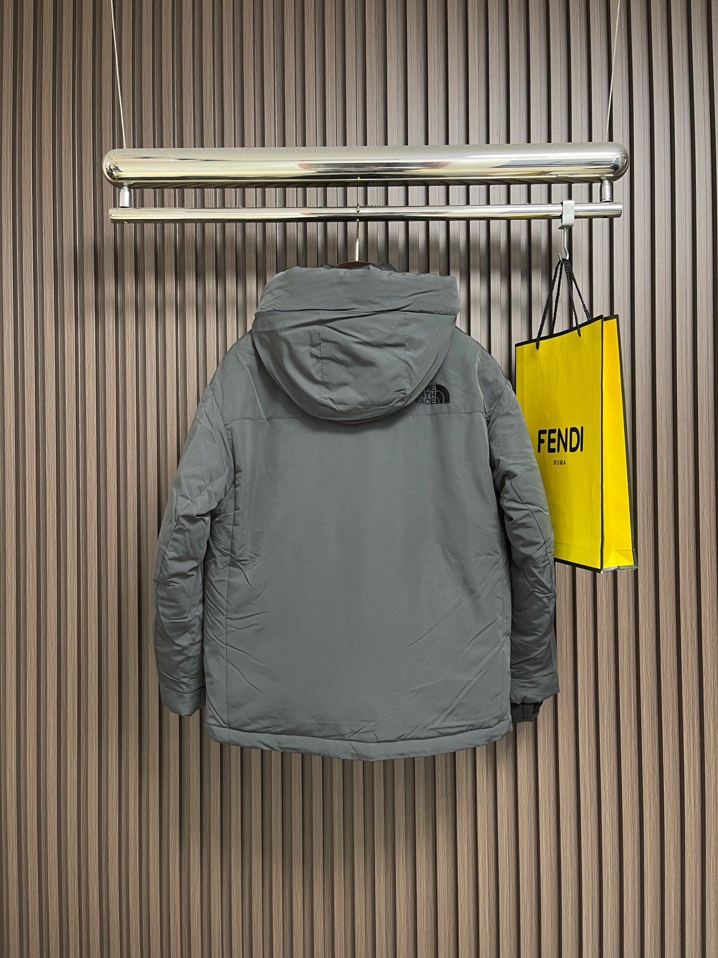 🛒🛒THE NORTH FACE TNF 工装羽绒服外套，这款羽绒是THE NORTH FACE 巅峰之
