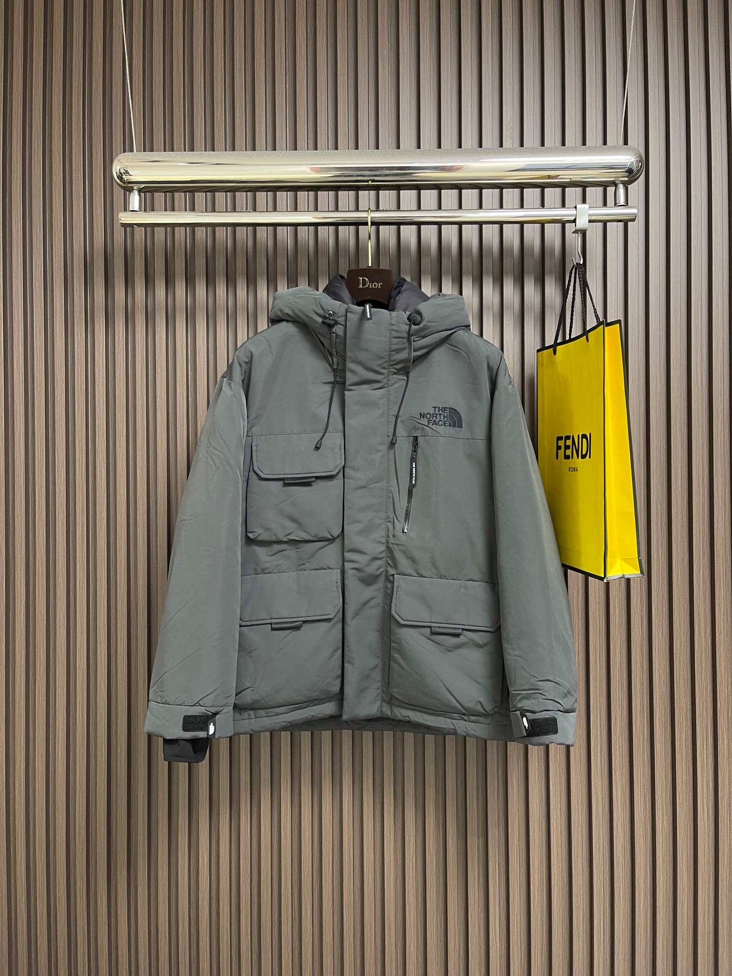 🛒🛒THE NORTH FACE TNF 工装羽绒服外套，这款羽绒是THE NORTH FACE 巅峰之