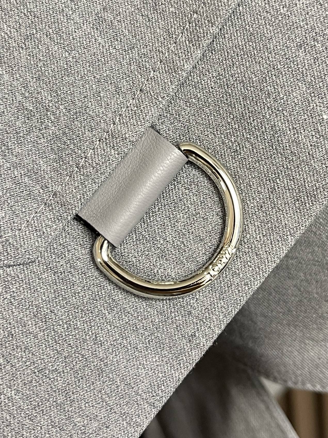 🛒🛒LOEWE 罗意威羊皮口袋西装外套，面料1:40支粗斜纹羊毛西装料，该款面料采用双层羊毛西装面料，羊