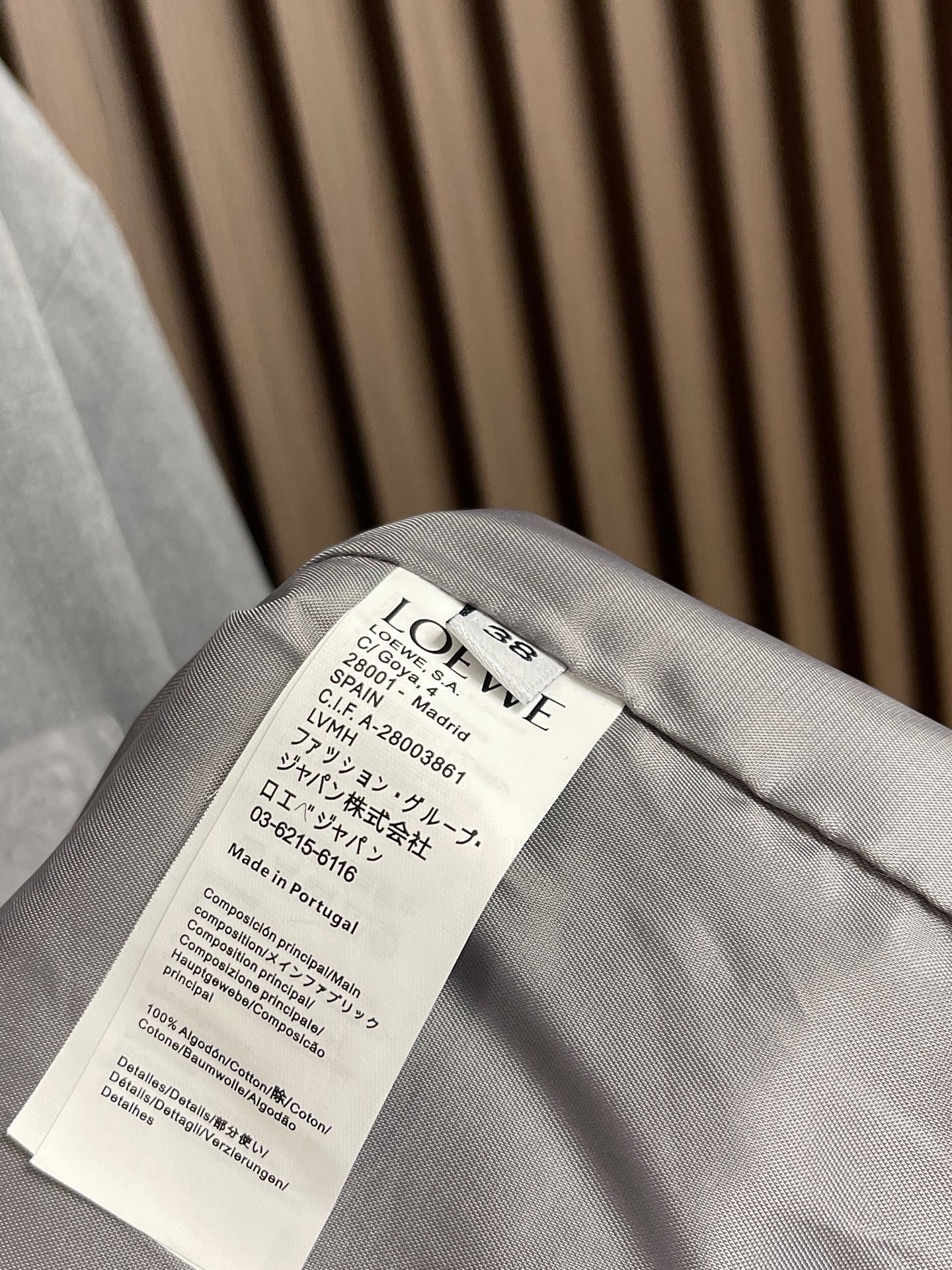 🛒🛒LOEWE 罗意威羊皮口袋西装外套，面料1:40支粗斜纹羊毛西装料，该款面料采用双层羊毛西装面料，羊