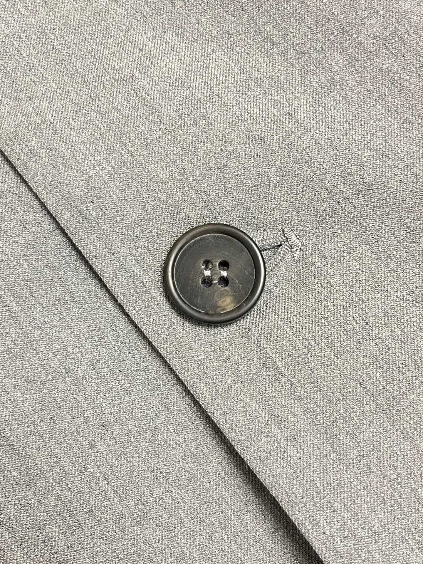 🛒🛒LOEWE 罗意威羊皮口袋西装外套，面料1:40支粗斜纹羊毛西装料，该款面料采用双层羊毛西装面料，羊