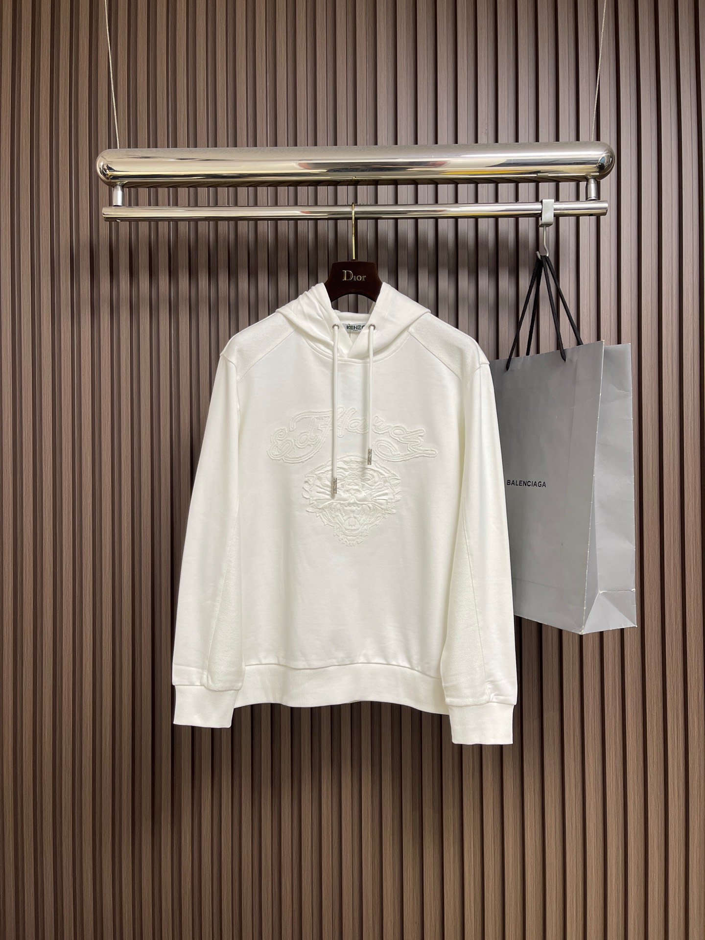 NO:606892,KENZO 2025ss early autumn new tiger head burnt flower craft splicing hooded sweatshirt, exquisite craft fabric, top-notch elements fusion, trendy men's fashion, both upper body comfort and unparalleled existence. Size M-3XL, hoodie, sweatshirts, hats, alexander wang19860909KENZO 2025ss早秋新款虎头烧花工艺拼接款连帽卫衣,精致工艺面料,顶级元素融合打造,潮男时尚,无论是上身舒适度还是都是无可比拟的存在.尺码M-3XL,,hoodie,sweatshirts,hats,alexander wang,Men's clothing